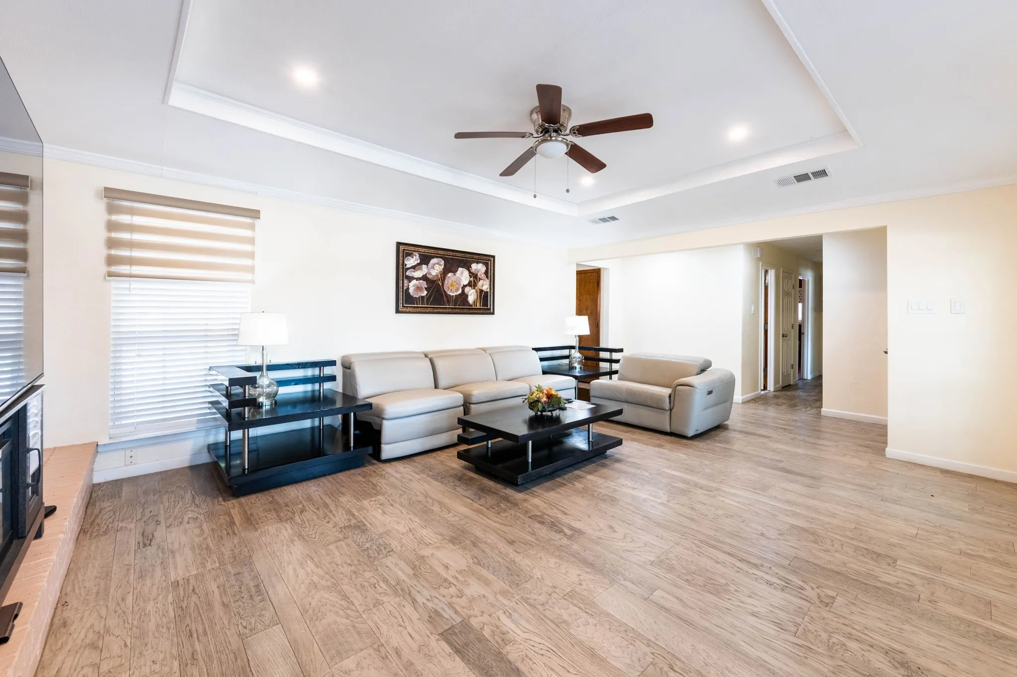 Single Family Residence For Sale in Dallas County , 5505 Edgewater Circle, Rowlett, Texas 75088, 4 Bedroom, 2 Bathroom, 2 Garage spaces, 1,802 Sqft, built in 1979, mls#21370500, Real Estate Agent in Rowlett, Homes For Sale in Dallas county, Homes For Sale in Rowlett, Realtor in Rowlett Texas, Real Estate Brokerage Independent Realty Texas, Luminita Cordes Realtor