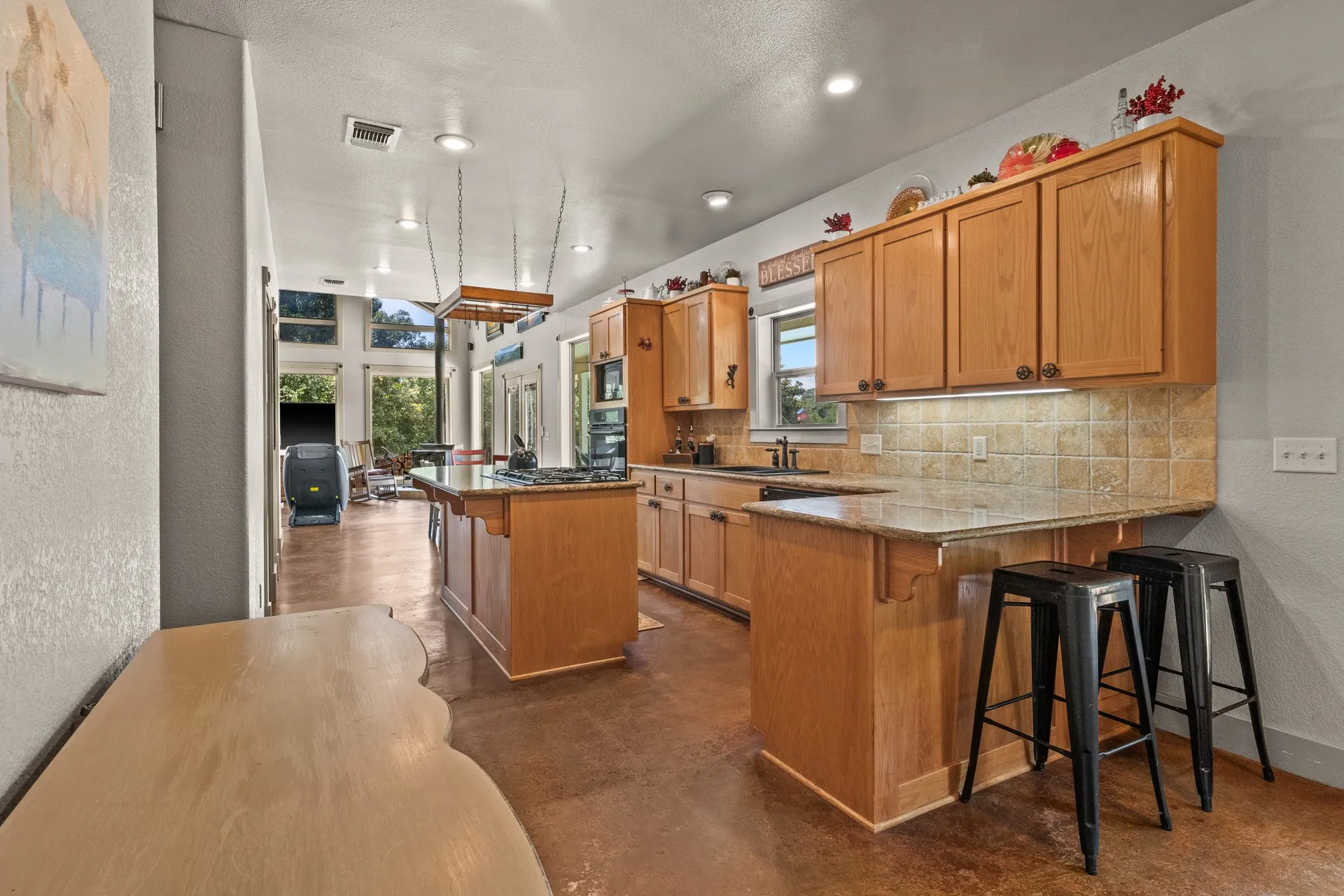 Single Family Residence For Sale in Morris County , 140 County Road 2242, Daingerfield, Texas 75638, 4 Bedroom, 4 Bathroom, 4 Garage spaces, 2,258 Sqft, built in 2006, mls#21373548, Real Estate Agent in Daingerfield, Homes For Sale in Morris county, Homes For Sale in Daingerfield, Realtor in Daingerfield Texas, Real Estate Brokerage Independent Realty Texas, Luminita Cordes Realtor