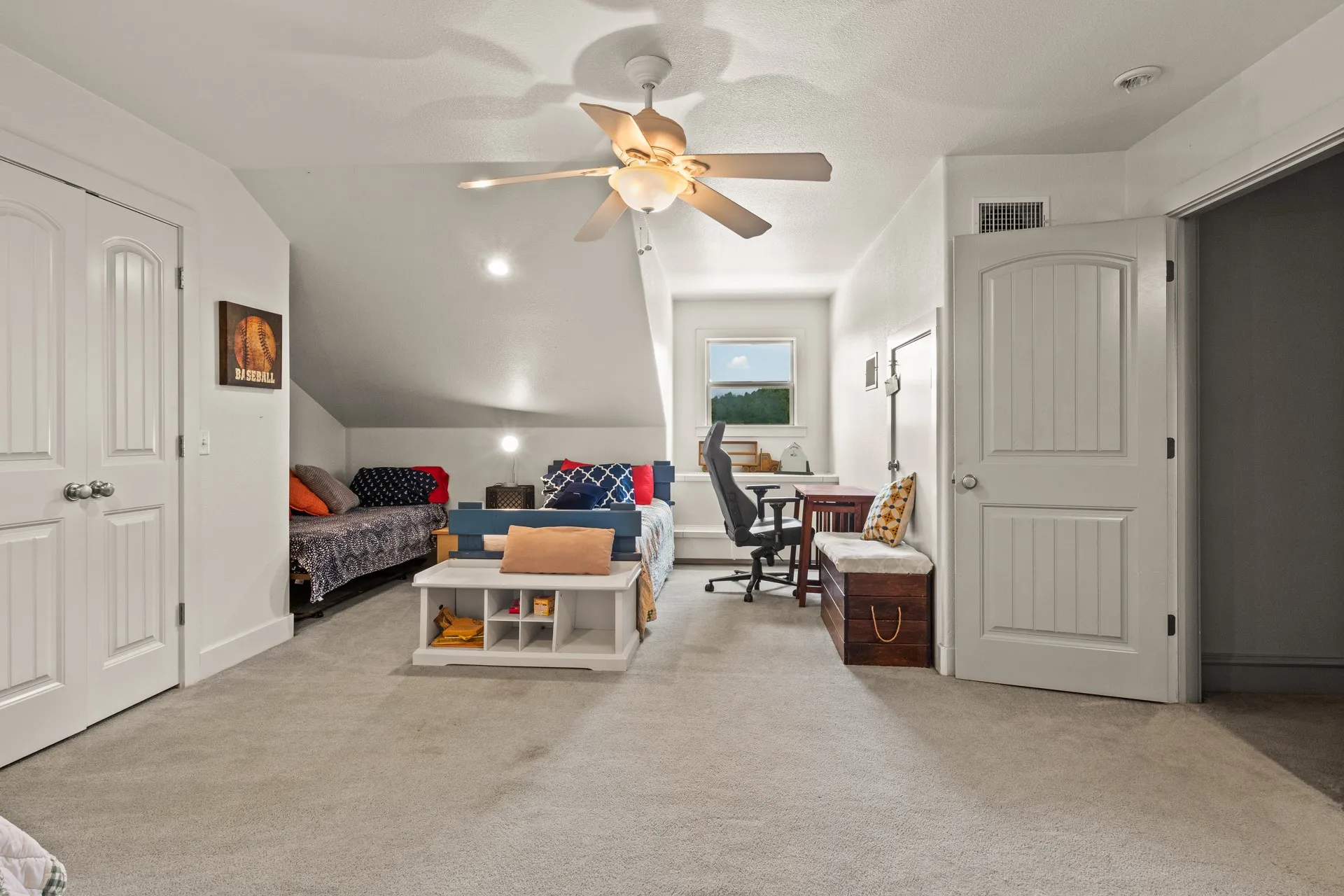 Single Family Residence For Sale in Morris County , 140 County Road 2242, Daingerfield, Texas 75638, 4 Bedroom, 4 Bathroom, 4 Garage spaces, 2,258 Sqft, built in 2006, mls#21373548, Real Estate Agent in Daingerfield, Homes For Sale in Morris county, Homes For Sale in Daingerfield, Realtor in Daingerfield Texas, Real Estate Brokerage Independent Realty Texas, Luminita Cordes Realtor