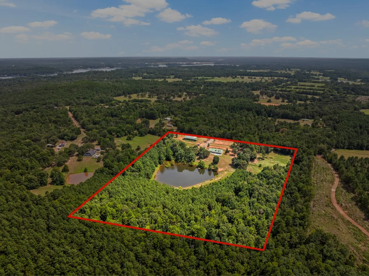 Single Family Residence For Sale in Morris County , 140 County Road 2242, Daingerfield, Texas 75638, 4 Bedroom, 4 Bathroom, 4 Garage spaces, 2,258 Sqft, built in 2006, mls#21373548, Real Estate Agent in Daingerfield, Homes For Sale in Morris county, Homes For Sale in Daingerfield, Realtor in Daingerfield Texas, Real Estate Brokerage Independent Realty Texas, Luminita Cordes Realtor