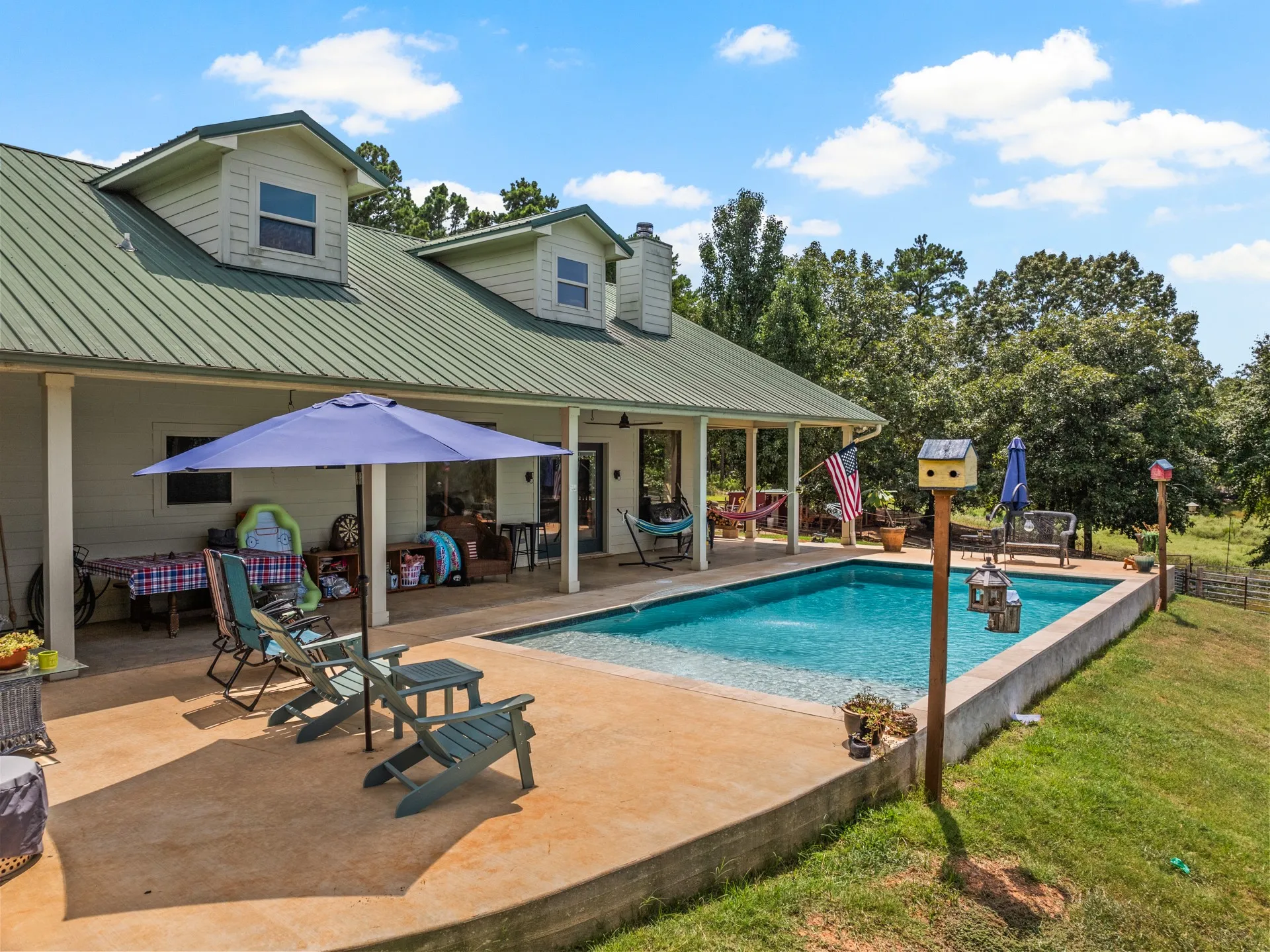 Salt water swimming pool