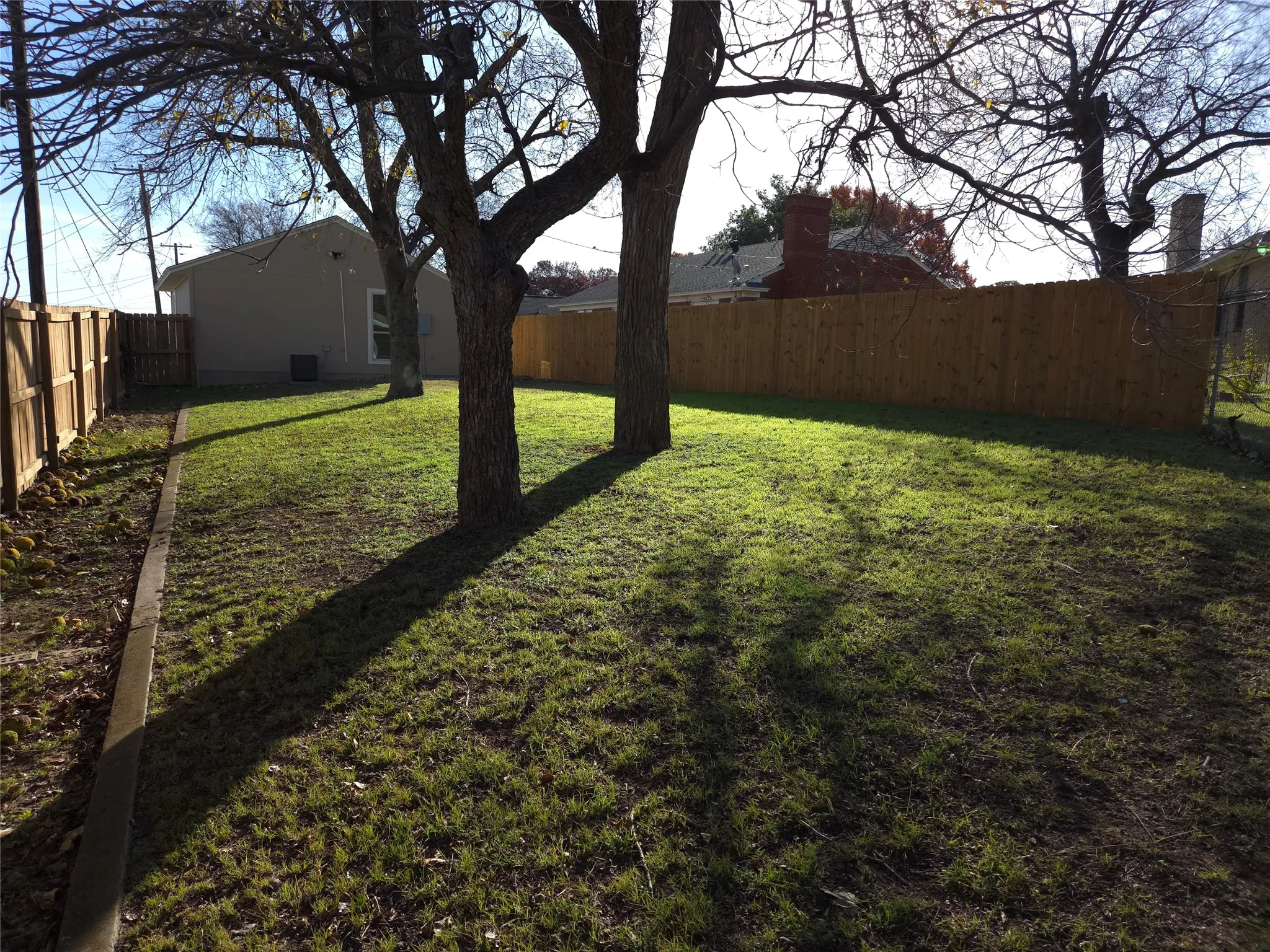 Single Family Residence For Rent in Dallas County , 1135 Holly Glen Circle A, Dallas, Texas 75232, 2 Bedroom, 1 Bathroom, Garage spaces, 483 Sqft, built in 1960, mls#21373858, Real Estate Agent in Dallas, Homes For Rent in Dallas county, Homes For Rent in Dallas, Realtor in Dallas Texas, Real Estate Brokerage Independent Realty Texas, Luminita Cordes Realtor