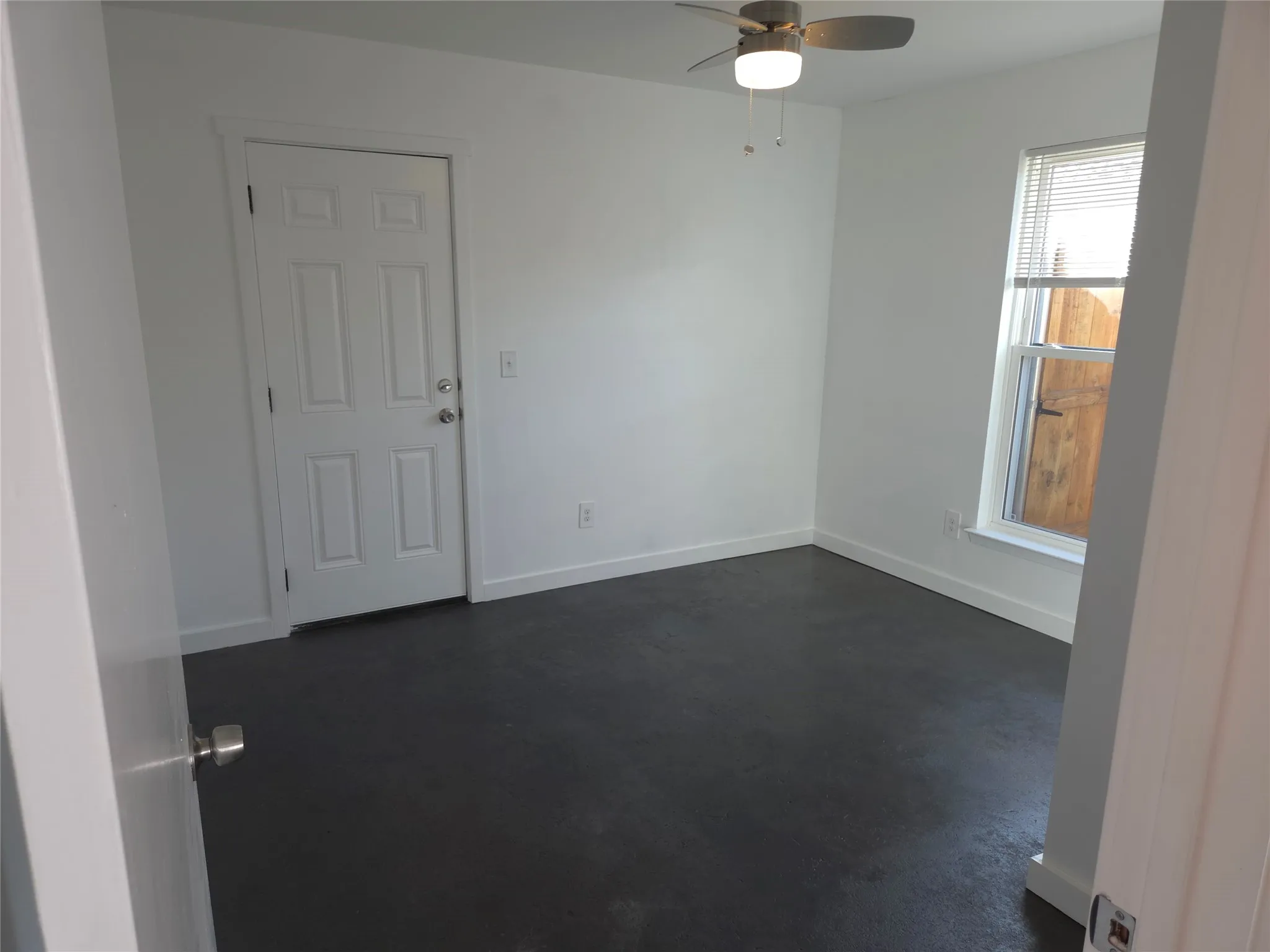 Single Family Residence For Rent in Dallas County , 1135 Holly Glen Circle A, Dallas, Texas 75232, 2 Bedroom, 1 Bathroom, Garage spaces, 483 Sqft, built in 1960, mls#21373858, Real Estate Agent in Dallas, Homes For Rent in Dallas county, Homes For Rent in Dallas, Realtor in Dallas Texas, Real Estate Brokerage Independent Realty Texas, Luminita Cordes Realtor