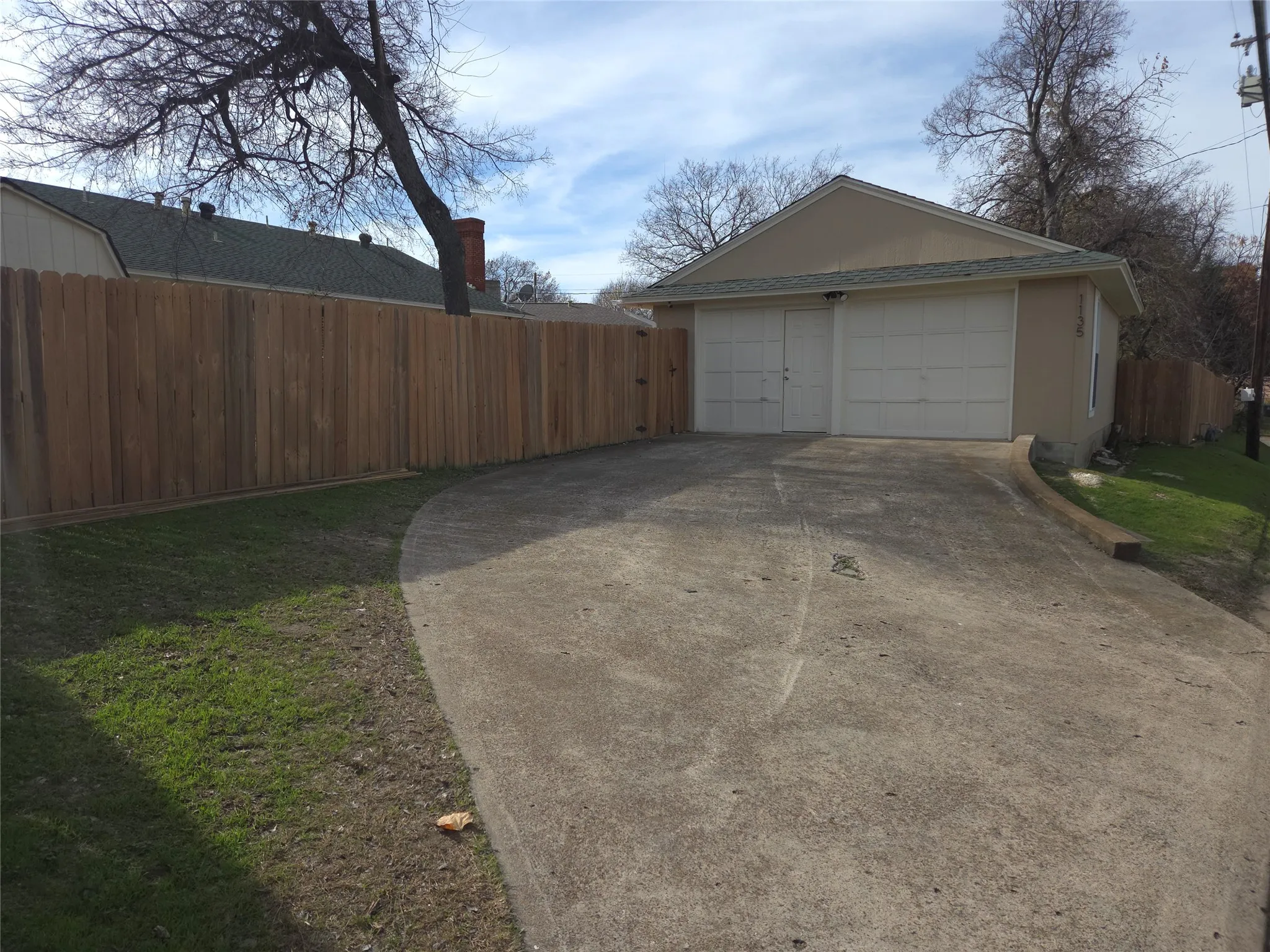 Single Family Residence For Rent in Dallas County , 1135 Holly Glen Circle A, Dallas, Texas 75232, 2 Bedroom, 1 Bathroom, Garage spaces, 483 Sqft, built in 1960, mls#21373858, Real Estate Agent in Dallas, Homes For Rent in Dallas county, Homes For Rent in Dallas, Realtor in Dallas Texas, Real Estate Brokerage Independent Realty Texas, Luminita Cordes Realtor