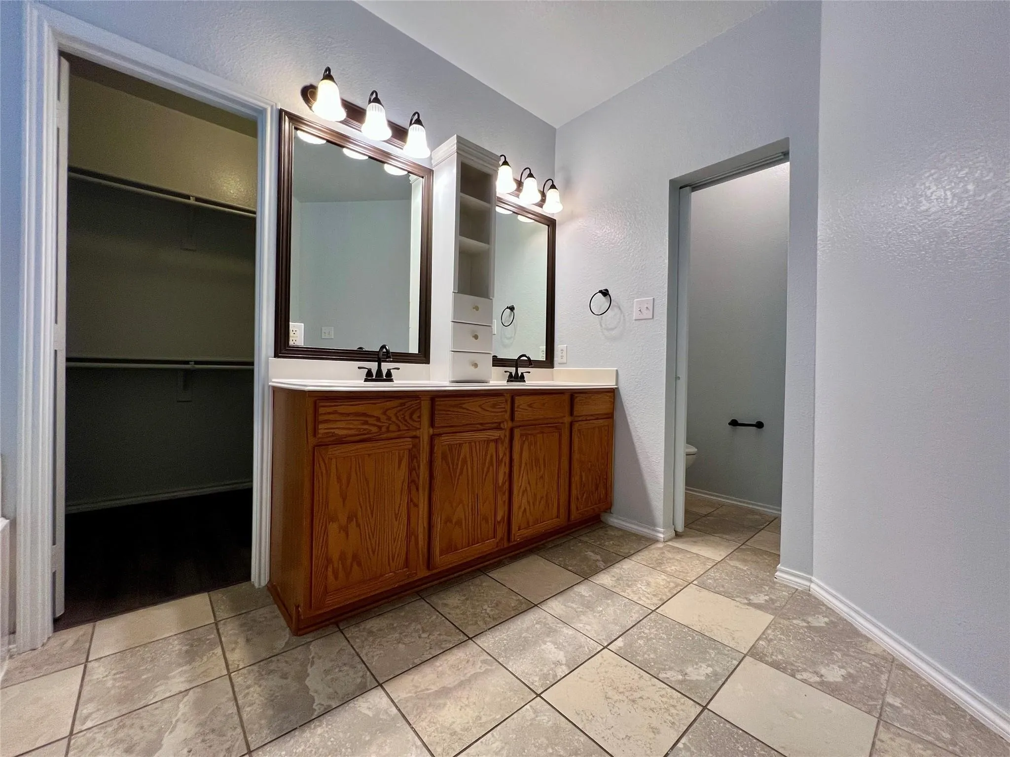 Single Family Residence For Rent in Collin County , 6917 Red Bluff Drive, Mc Kinney, Texas 75070, 4 Bedroom, 3 Bathroom, 2 Garage spaces, 2,280 Sqft, built in 2003, mls#21373863, Real Estate Agent in Mc Kinney, Homes For Rent in Collin county, Homes For Rent in Mc Kinney, Realtor in Mc Kinney Texas, Real Estate Brokerage Independent Realty Texas, Luminita Cordes Realtor