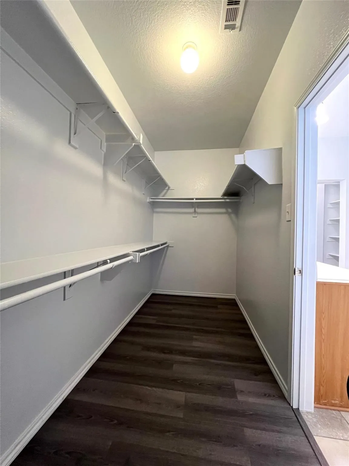 Single Family Residence For Rent in Collin County , 6917 Red Bluff Drive, Mc Kinney, Texas 75070, 4 Bedroom, 3 Bathroom, 2 Garage spaces, 2,280 Sqft, built in 2003, mls#21373863, Real Estate Agent in Mc Kinney, Homes For Rent in Collin county, Homes For Rent in Mc Kinney, Realtor in Mc Kinney Texas, Real Estate Brokerage Independent Realty Texas, Luminita Cordes Realtor