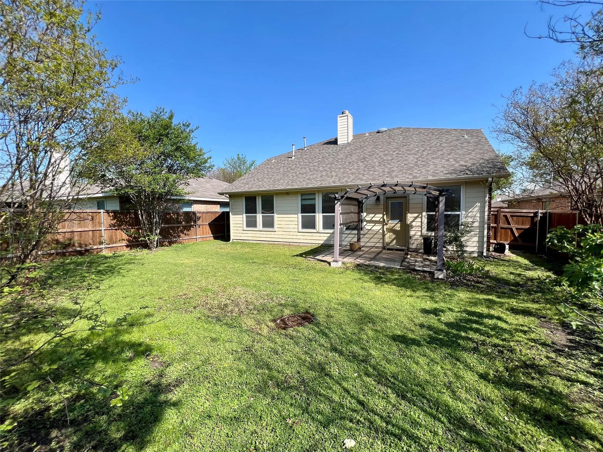 Single Family Residence For Rent in Collin County , 6917 Red Bluff Drive, Mc Kinney, Texas 75070, 4 Bedroom, 3 Bathroom, 2 Garage spaces, 2,280 Sqft, built in 2003, mls#21373863, Real Estate Agent in Mc Kinney, Homes For Rent in Collin county, Homes For Rent in Mc Kinney, Realtor in Mc Kinney Texas, Real Estate Brokerage Independent Realty Texas, Luminita Cordes Realtor