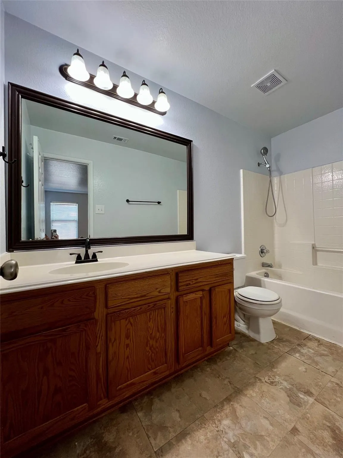 Single Family Residence For Rent in Collin County , 6917 Red Bluff Drive, Mc Kinney, Texas 75070, 4 Bedroom, 3 Bathroom, 2 Garage spaces, 2,280 Sqft, built in 2003, mls#21373863, Real Estate Agent in Mc Kinney, Homes For Rent in Collin county, Homes For Rent in Mc Kinney, Realtor in Mc Kinney Texas, Real Estate Brokerage Independent Realty Texas, Luminita Cordes Realtor