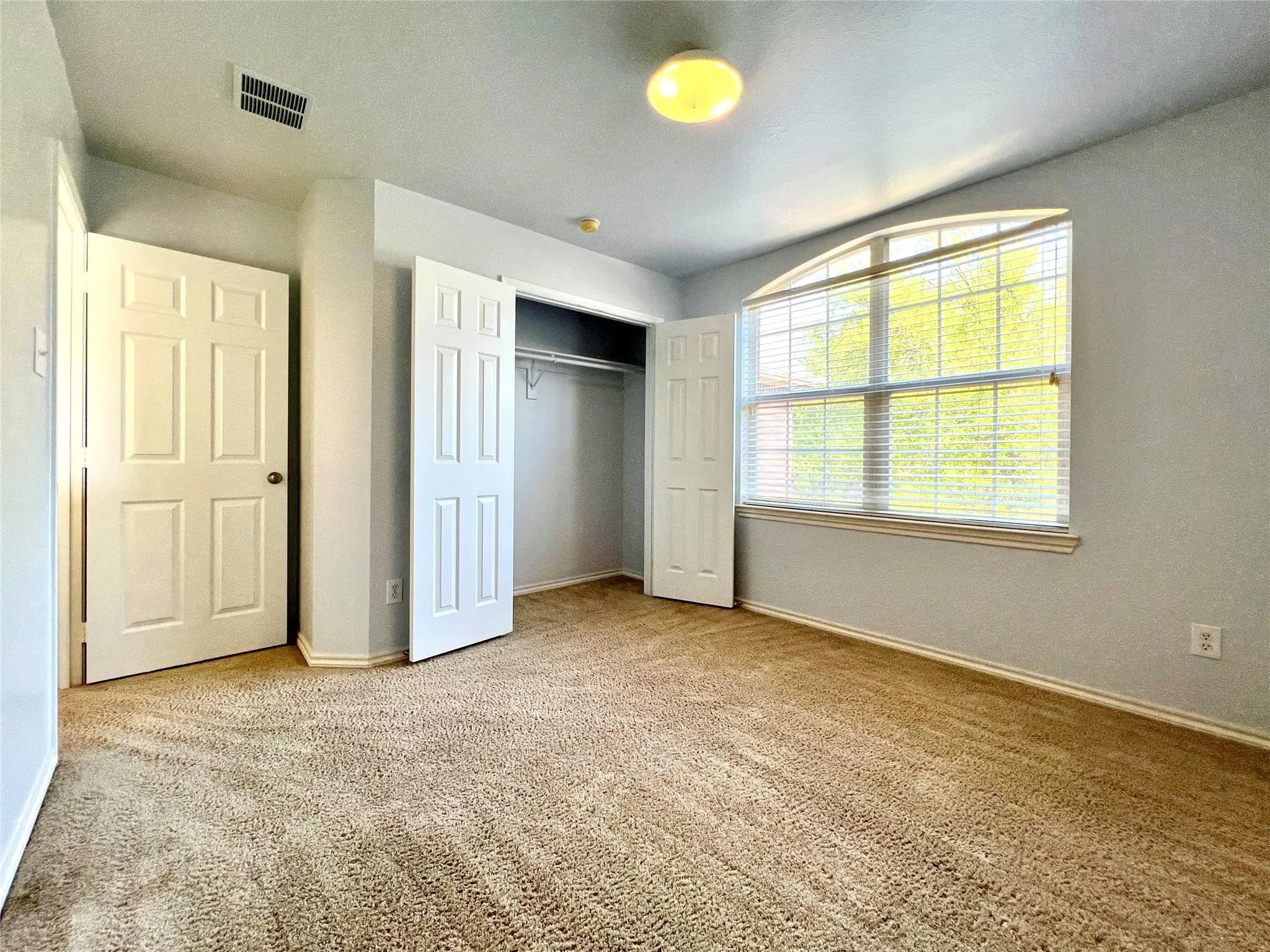 Single Family Residence For Rent in Collin County , 6917 Red Bluff Drive, Mc Kinney, Texas 75070, 4 Bedroom, 3 Bathroom, 2 Garage spaces, 2,280 Sqft, built in 2003, mls#21373863, Real Estate Agent in Mc Kinney, Homes For Rent in Collin county, Homes For Rent in Mc Kinney, Realtor in Mc Kinney Texas, Real Estate Brokerage Independent Realty Texas, Luminita Cordes Realtor