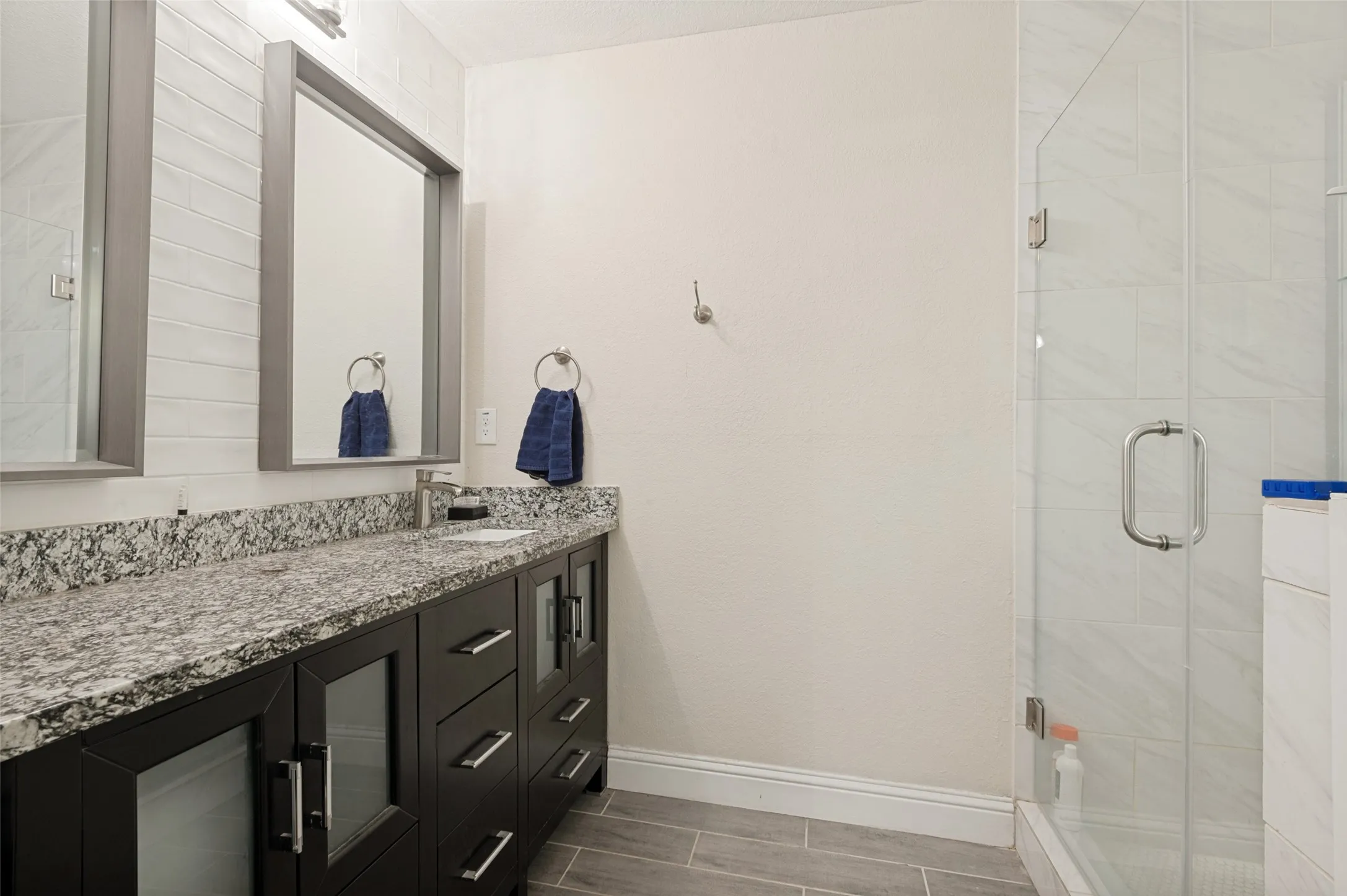 Single Family Residence For Sale in Tarrant County , 824 Wheelwood Drive, Hurst, Texas 76053, 3 Bedroom, 2 Bathroom, 2 Garage spaces, 2,390 Sqft, built in 1964, mls#21373841, Real Estate Agent in Hurst, Homes For Sale in Tarrant county, Homes For Sale in Hurst, Realtor in Hurst Texas, Real Estate Brokerage Independent Realty Texas, Luminita Cordes Realtor