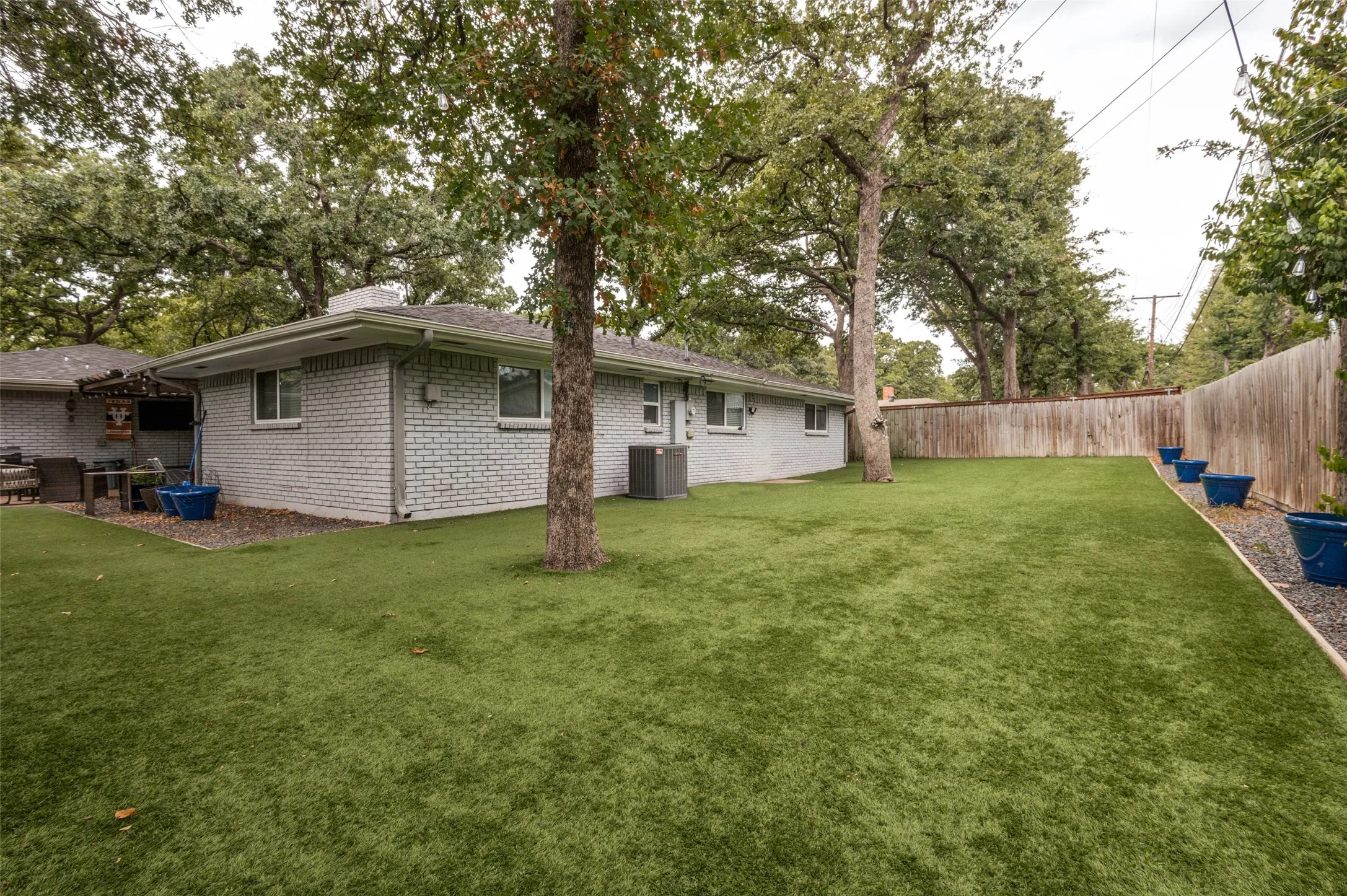 Single Family Residence For Sale in Tarrant County , 824 Wheelwood Drive, Hurst, Texas 76053, 3 Bedroom, 2 Bathroom, 2 Garage spaces, 2,390 Sqft, built in 1964, mls#21373841, Real Estate Agent in Hurst, Homes For Sale in Tarrant county, Homes For Sale in Hurst, Realtor in Hurst Texas, Real Estate Brokerage Independent Realty Texas, Luminita Cordes Realtor