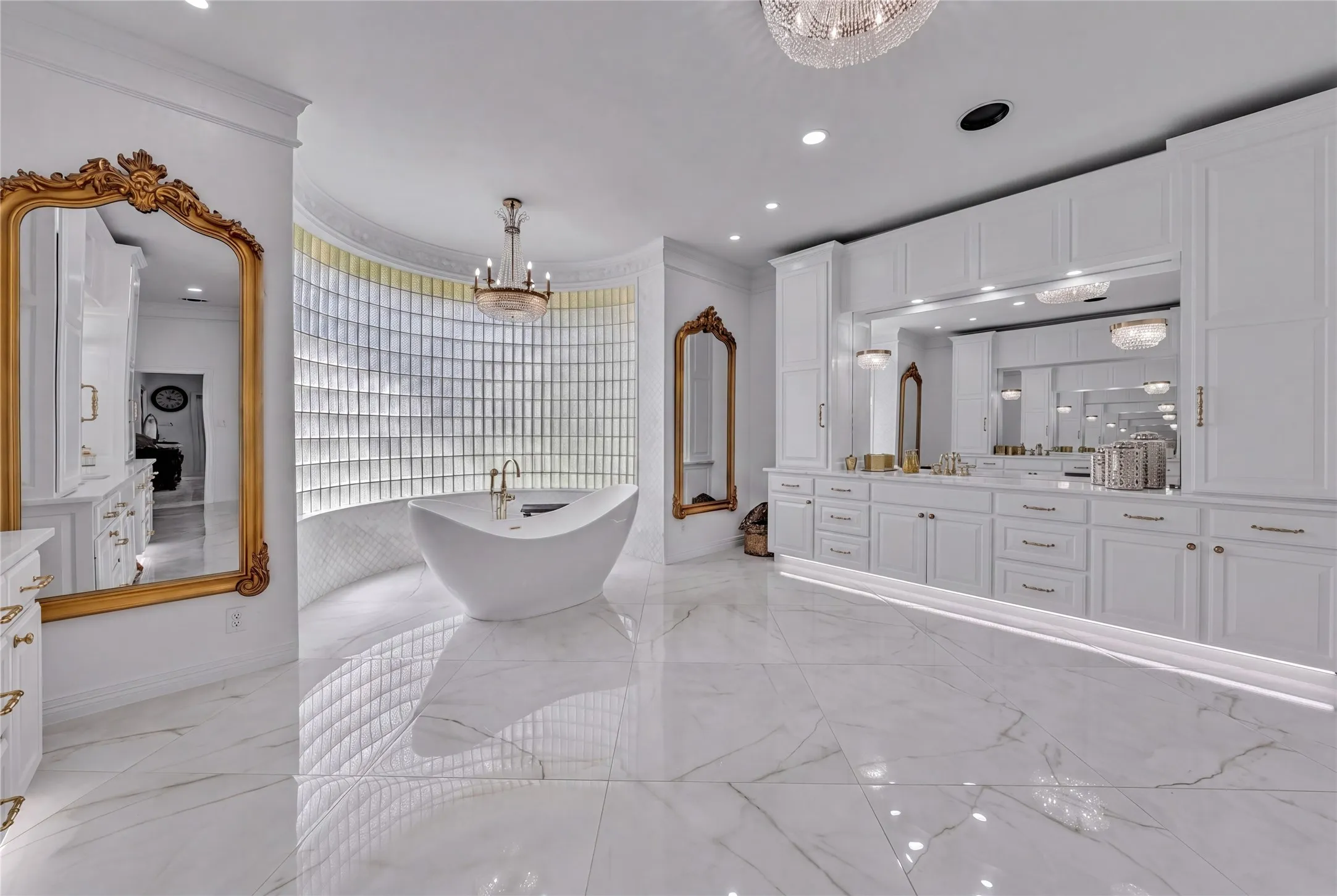 Single Family Residence For Sale in Tarrant County , 8801 Clay Hibbins Road, Keller, Texas 76248, 6 Bedroom, 7 Bathroom, 4 Garage spaces, 6,787 Sqft, built in 1994, mls#21372785, Real Estate Agent in Keller, Homes For Sale in Tarrant county, Homes For Sale in Keller, Realtor in Keller Texas, Real Estate Brokerage Independent Realty Texas, Luminita Cordes Realtor