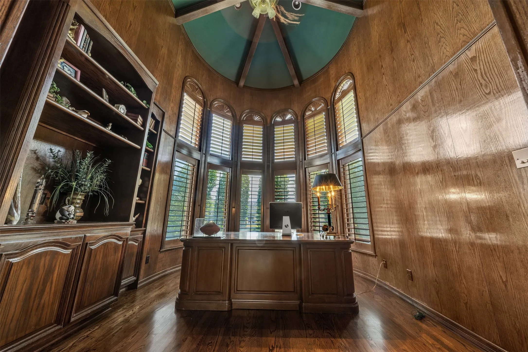 Single Family Residence For Sale in Tarrant County , 8801 Clay Hibbins Road, Keller, Texas 76248, 6 Bedroom, 7 Bathroom, 4 Garage spaces, 6,787 Sqft, built in 1994, mls#21372785, Real Estate Agent in Keller, Homes For Sale in Tarrant county, Homes For Sale in Keller, Realtor in Keller Texas, Real Estate Brokerage Independent Realty Texas, Luminita Cordes Realtor