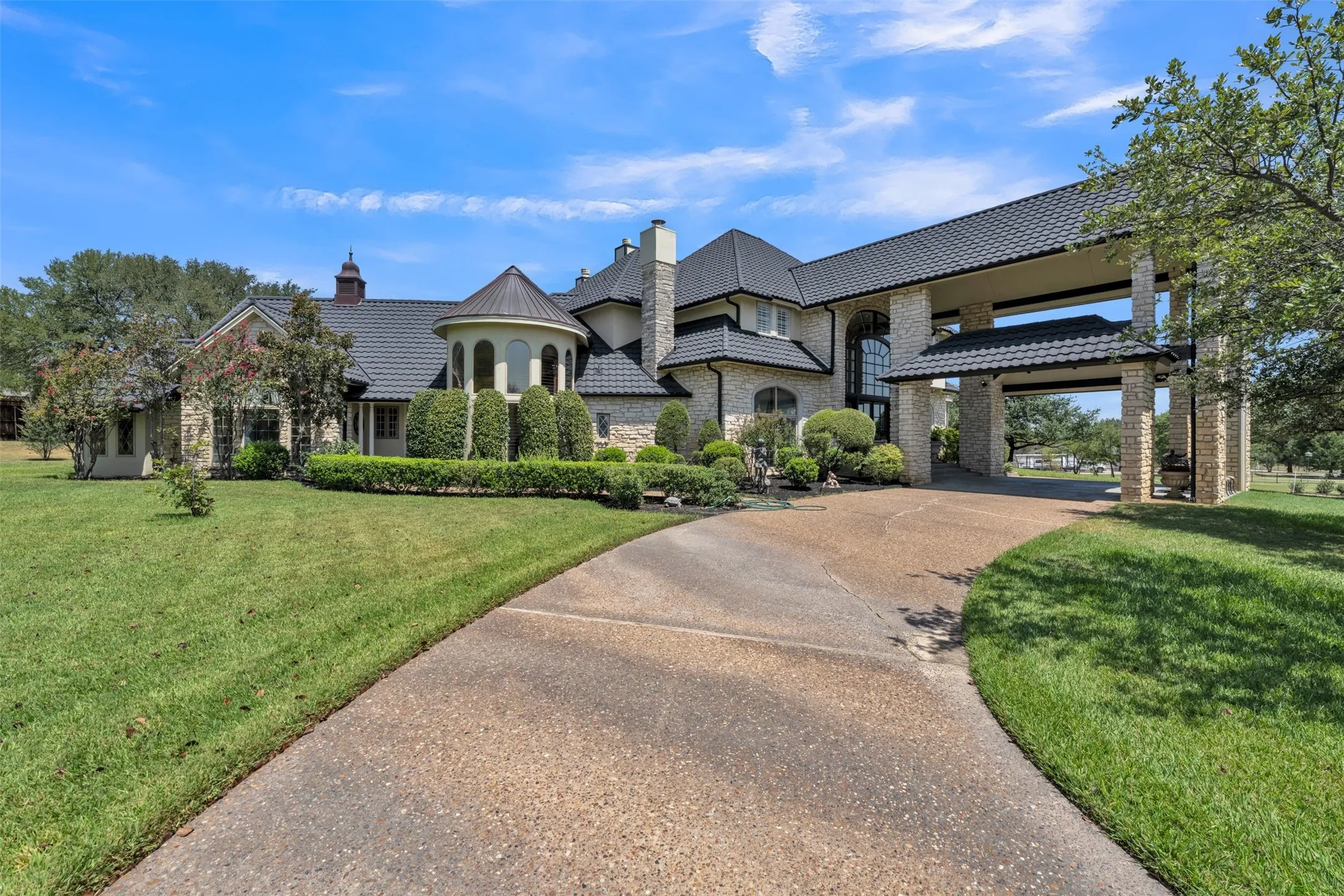Single Family Residence For Sale in Tarrant County , 8801 Clay Hibbins Road, Keller, Texas 76248, 6 Bedroom, 7 Bathroom, 4 Garage spaces, 6,787 Sqft, built in 1994, mls#21372785, Real Estate Agent in Keller, Homes For Sale in Tarrant county, Homes For Sale in Keller, Realtor in Keller Texas, Real Estate Brokerage Independent Realty Texas, Luminita Cordes Realtor