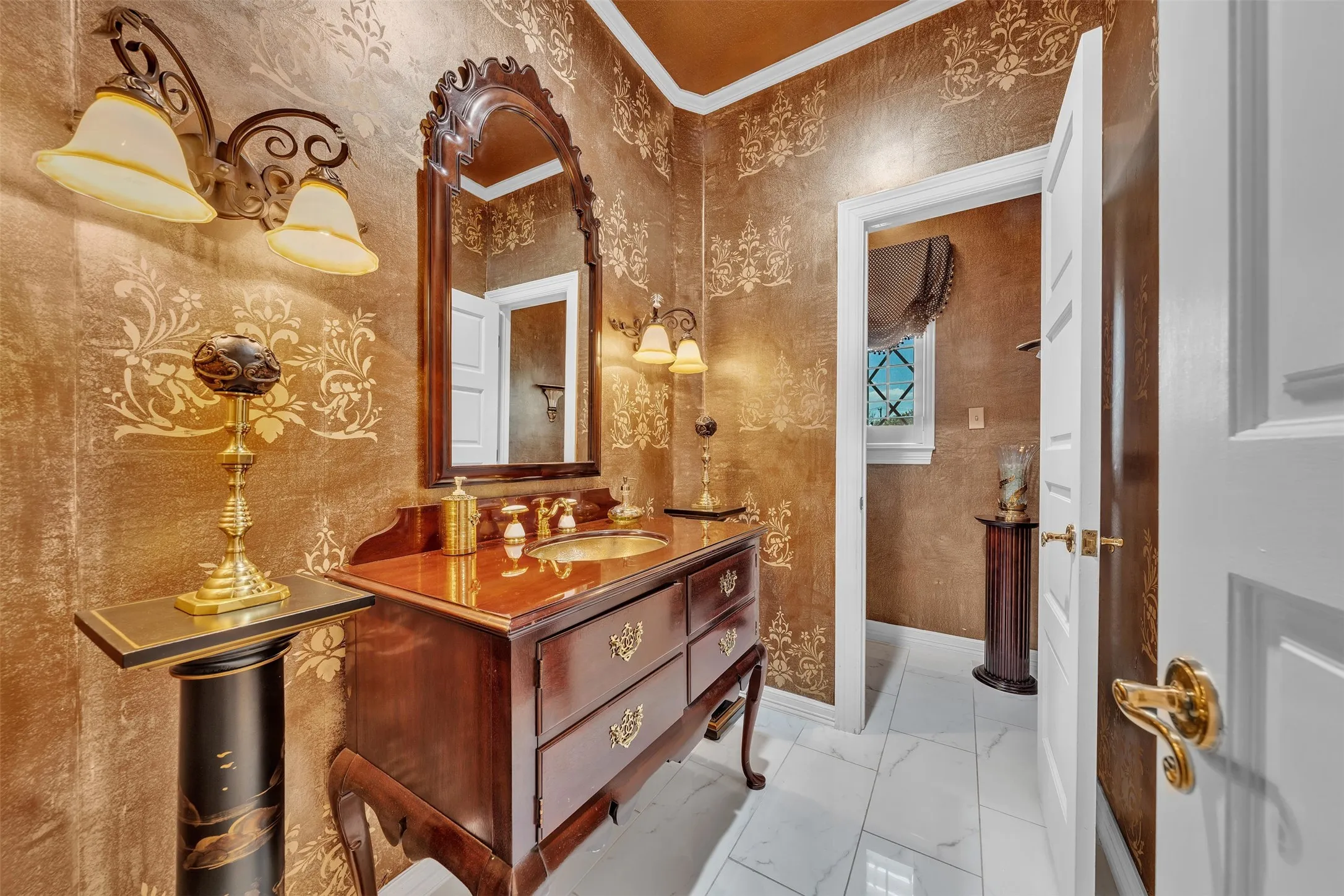Single Family Residence For Sale in Tarrant County , 8801 Clay Hibbins Road, Keller, Texas 76248, 6 Bedroom, 7 Bathroom, 4 Garage spaces, 6,787 Sqft, built in 1994, mls#21372785, Real Estate Agent in Keller, Homes For Sale in Tarrant county, Homes For Sale in Keller, Realtor in Keller Texas, Real Estate Brokerage Independent Realty Texas, Luminita Cordes Realtor