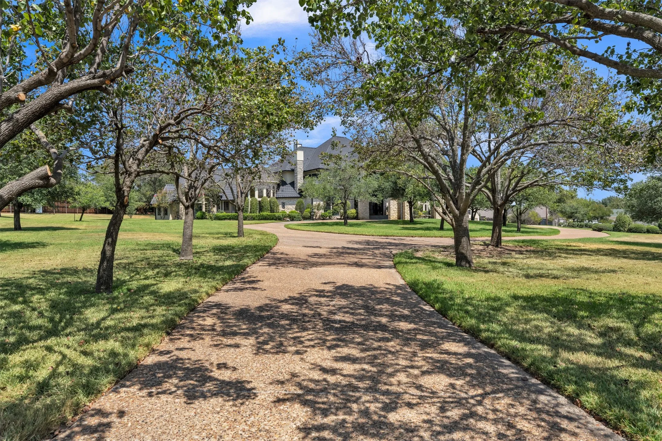Single Family Residence For Sale in Tarrant County , 8801 Clay Hibbins Road, Keller, Texas 76248, 6 Bedroom, 7 Bathroom, 4 Garage spaces, 6,787 Sqft, built in 1994, mls#21372785, Real Estate Agent in Keller, Homes For Sale in Tarrant county, Homes For Sale in Keller, Realtor in Keller Texas, Real Estate Brokerage Independent Realty Texas, Luminita Cordes Realtor
