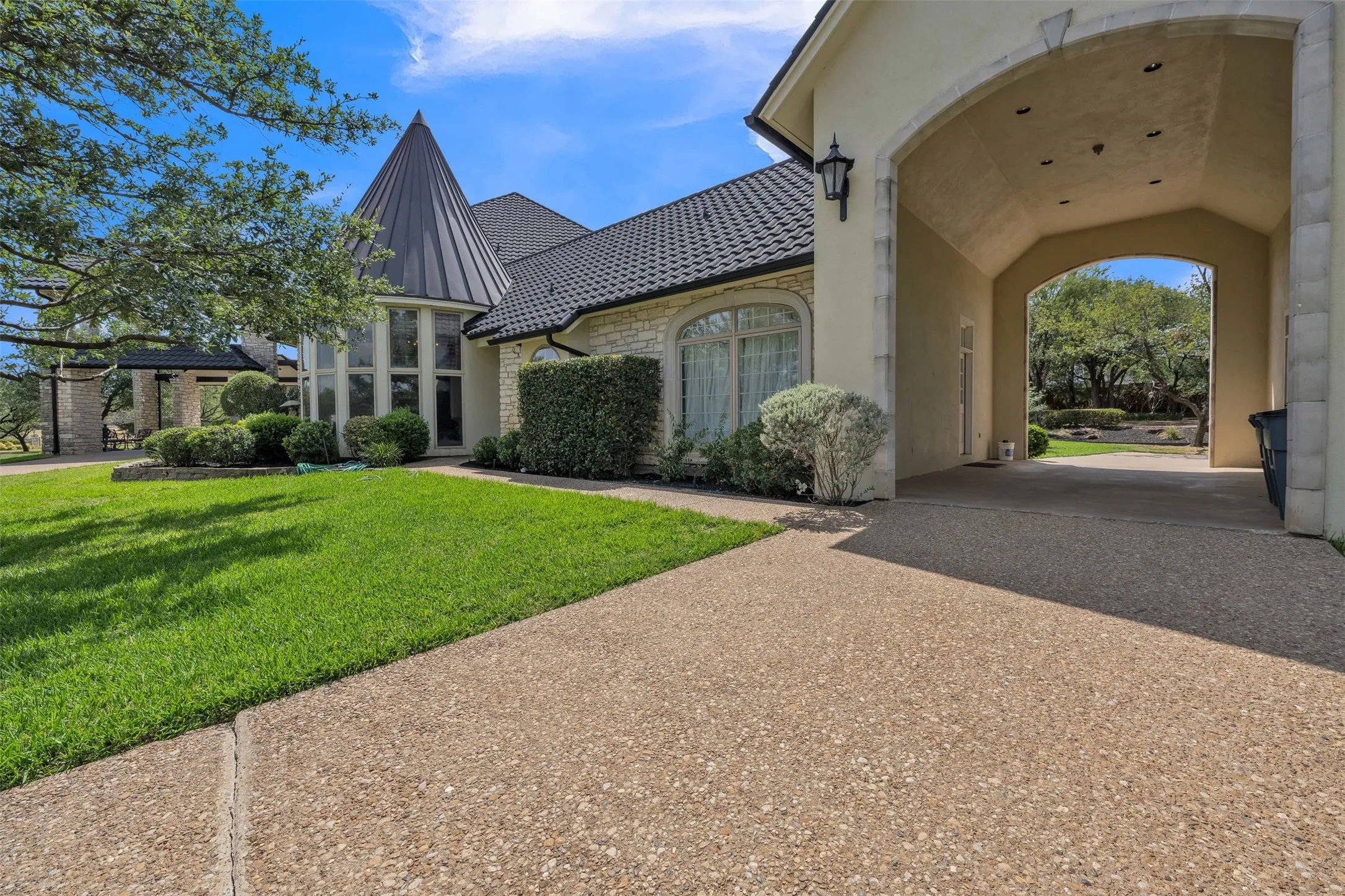 Single Family Residence For Sale in Tarrant County , 8801 Clay Hibbins Road, Keller, Texas 76248, 6 Bedroom, 7 Bathroom, 4 Garage spaces, 6,787 Sqft, built in 1994, mls#21372785, Real Estate Agent in Keller, Homes For Sale in Tarrant county, Homes For Sale in Keller, Realtor in Keller Texas, Real Estate Brokerage Independent Realty Texas, Luminita Cordes Realtor