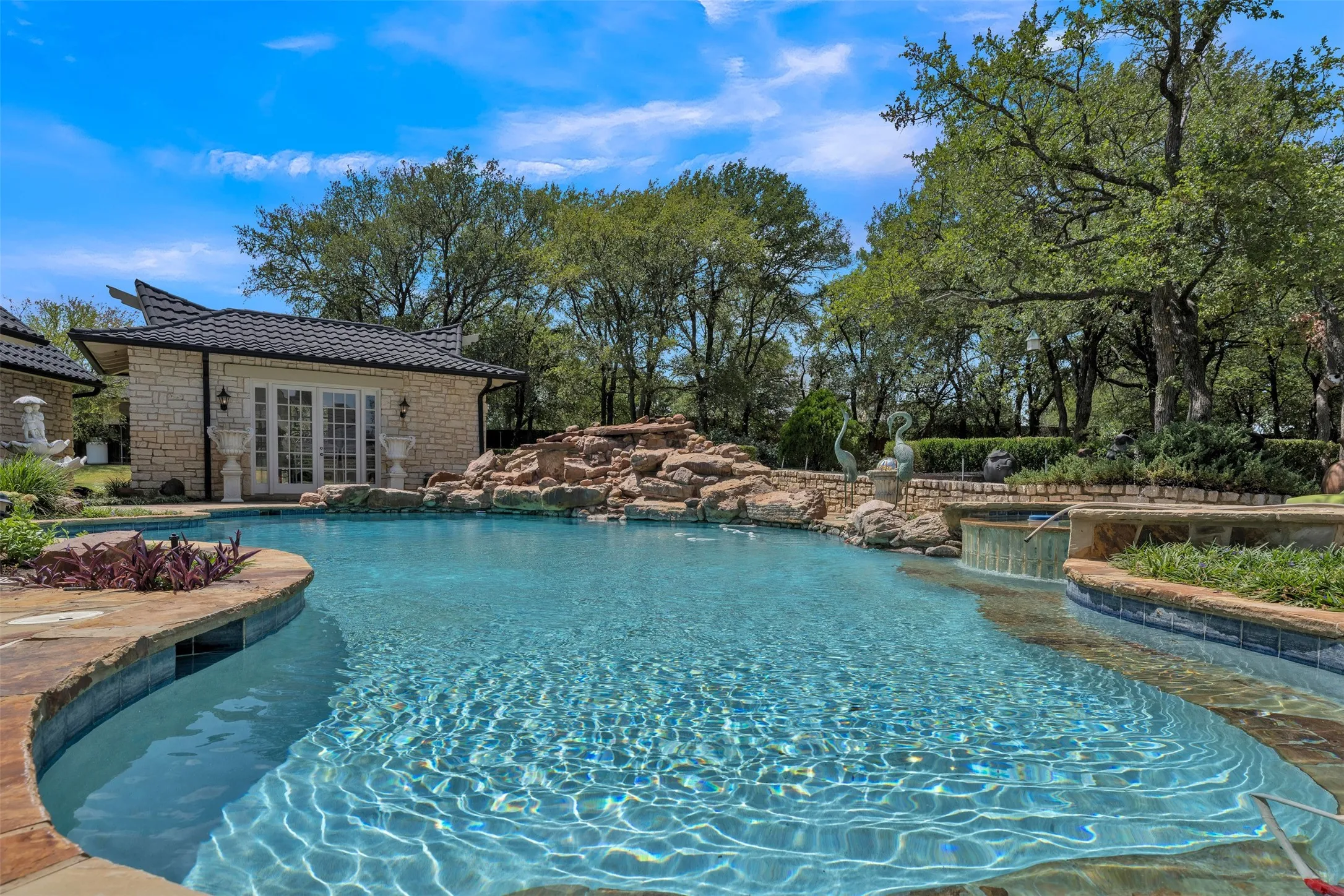 Single Family Residence For Sale in Tarrant County , 8801 Clay Hibbins Road, Keller, Texas 76248, 6 Bedroom, 7 Bathroom, 4 Garage spaces, 6,787 Sqft, built in 1994, mls#21372785, Real Estate Agent in Keller, Homes For Sale in Tarrant county, Homes For Sale in Keller, Realtor in Keller Texas, Real Estate Brokerage Independent Realty Texas, Luminita Cordes Realtor