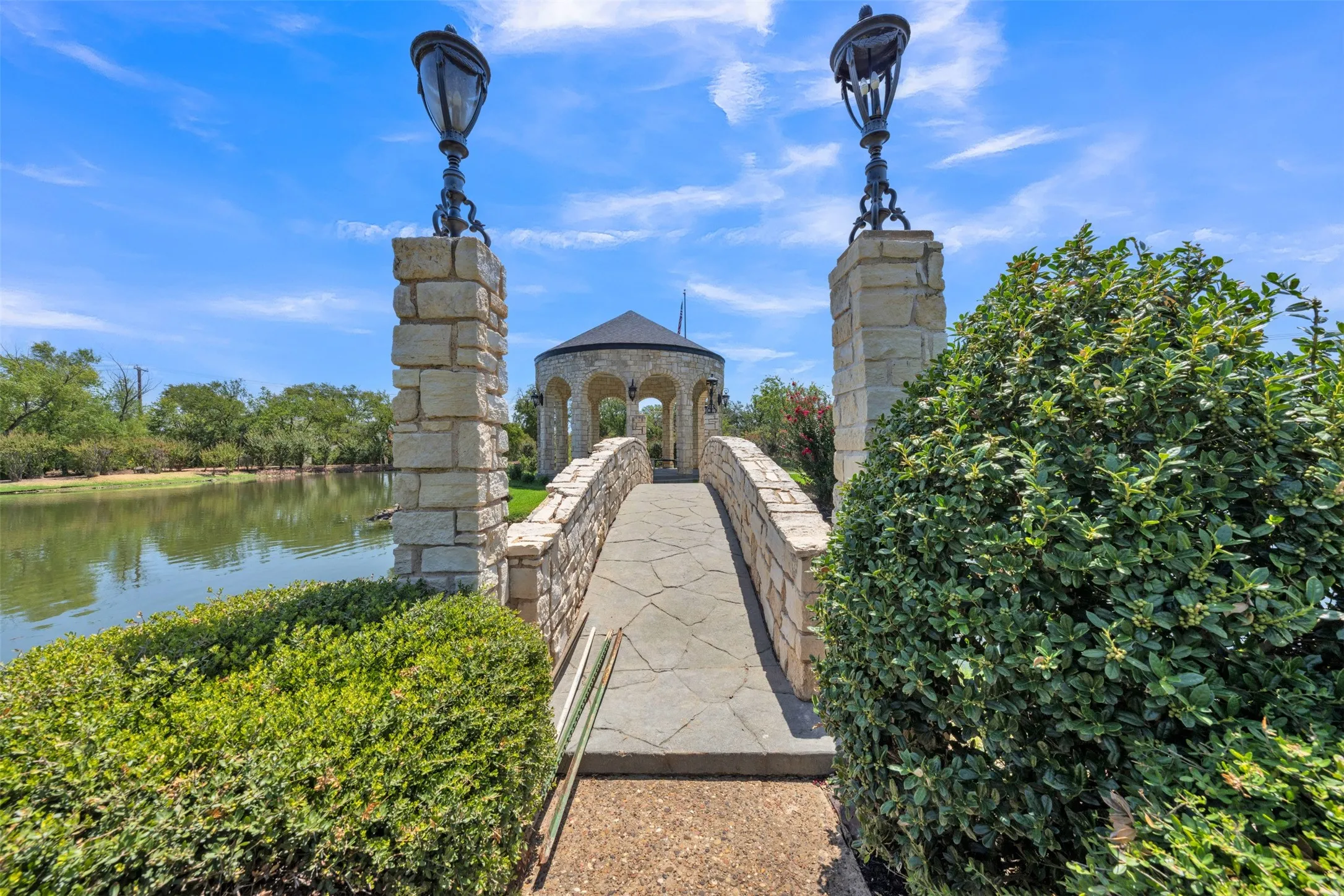 Single Family Residence For Sale in Tarrant County , 8801 Clay Hibbins Road, Keller, Texas 76248, 6 Bedroom, 7 Bathroom, 4 Garage spaces, 6,787 Sqft, built in 1994, mls#21372785, Real Estate Agent in Keller, Homes For Sale in Tarrant county, Homes For Sale in Keller, Realtor in Keller Texas, Real Estate Brokerage Independent Realty Texas, Luminita Cordes Realtor