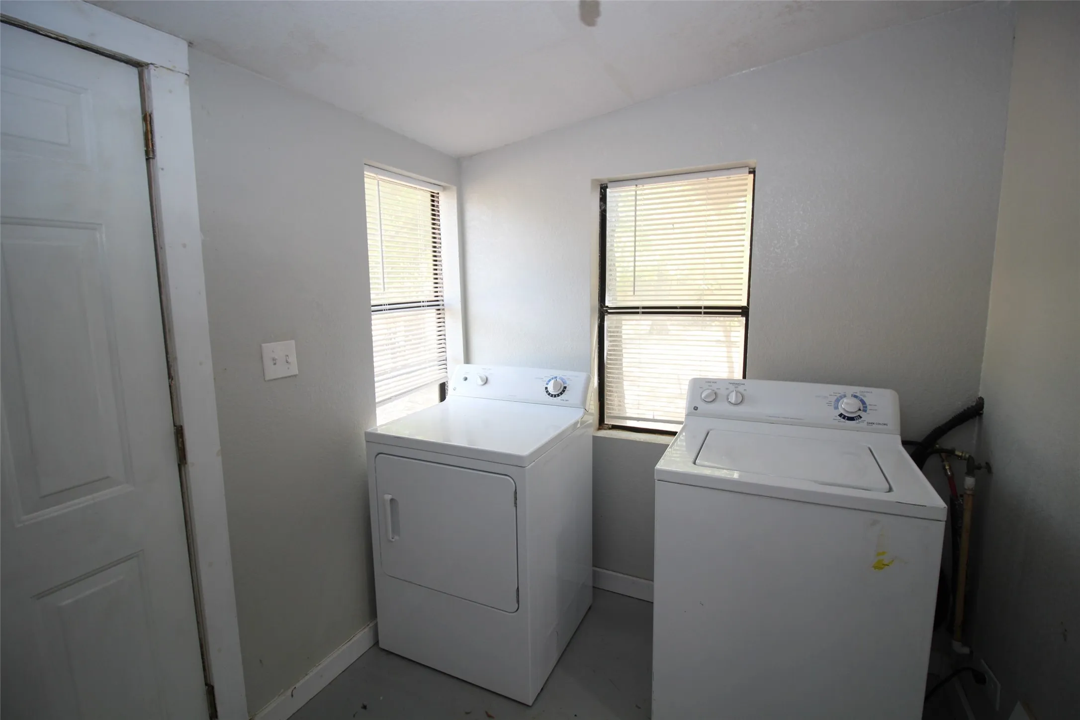 Single Family Residence For Sale in Knox County , 430 N Munday Avenue, Munday, Texas 76371, 3 Bedroom, 1 Bathroom, Garage spaces, 1,216 Sqft, built in 1950, mls#21372525, Real Estate Agent in Munday, Homes For Sale in Knox county, Homes For Sale in Munday, Realtor in Munday Texas, Real Estate Brokerage Independent Realty Texas, Luminita Cordes Realtor