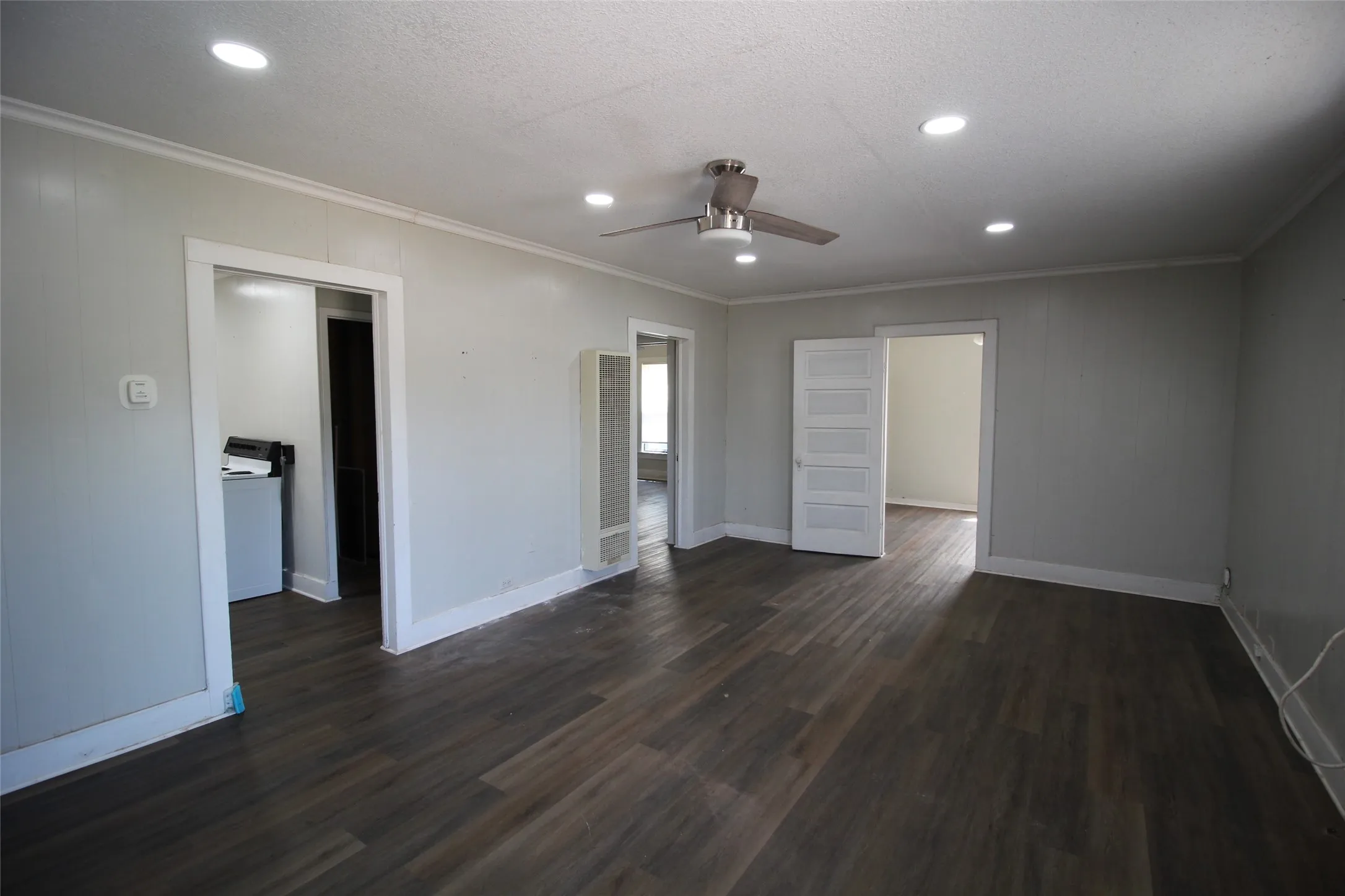Single Family Residence For Sale in Knox County , 430 N Munday Avenue, Munday, Texas 76371, 3 Bedroom, 1 Bathroom, Garage spaces, 1,216 Sqft, built in 1950, mls#21372525, Real Estate Agent in Munday, Homes For Sale in Knox county, Homes For Sale in Munday, Realtor in Munday Texas, Real Estate Brokerage Independent Realty Texas, Luminita Cordes Realtor