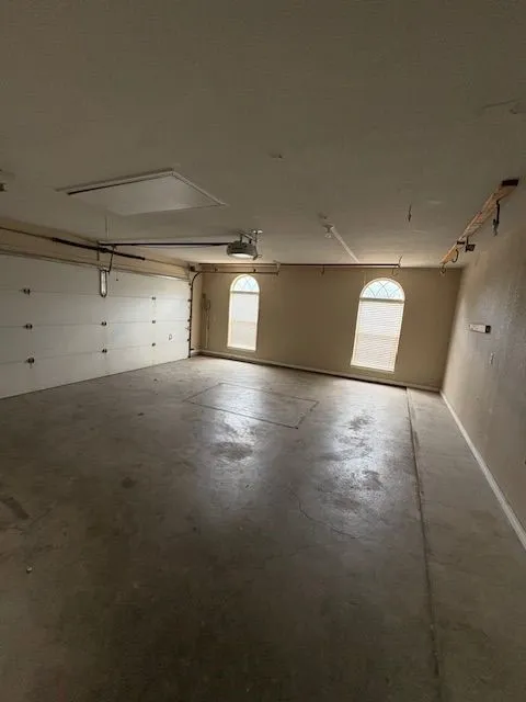 Single Family Residence For Rent in Taylor County , 5402 Willow View Road, Abilene, Texas 79606, 3 Bedroom, 2 Bathroom, 2 Garage spaces, 1,844 Sqft, built in 2002, mls#21373893, Real Estate Agent in Abilene, Homes For Rent in Taylor county, Homes For Rent in Abilene, Realtor in Abilene Texas, Real Estate Brokerage Independent Realty Texas, Luminita Cordes Realtor