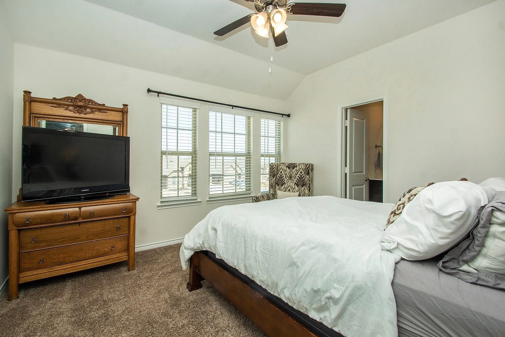 Single Family Residence For Rent in Collin County , 204 Cowboy Way, Anna, Texas 75409, 5 Bedroom, 4 Bathroom, 2 Garage spaces, 2,928 Sqft, built in 2019, mls#21373822, Real Estate Agent in Anna, Homes For Rent in Collin county, Homes For Rent in Anna, Realtor in Anna Texas, Real Estate Brokerage Independent Realty Texas, Luminita Cordes Realtor