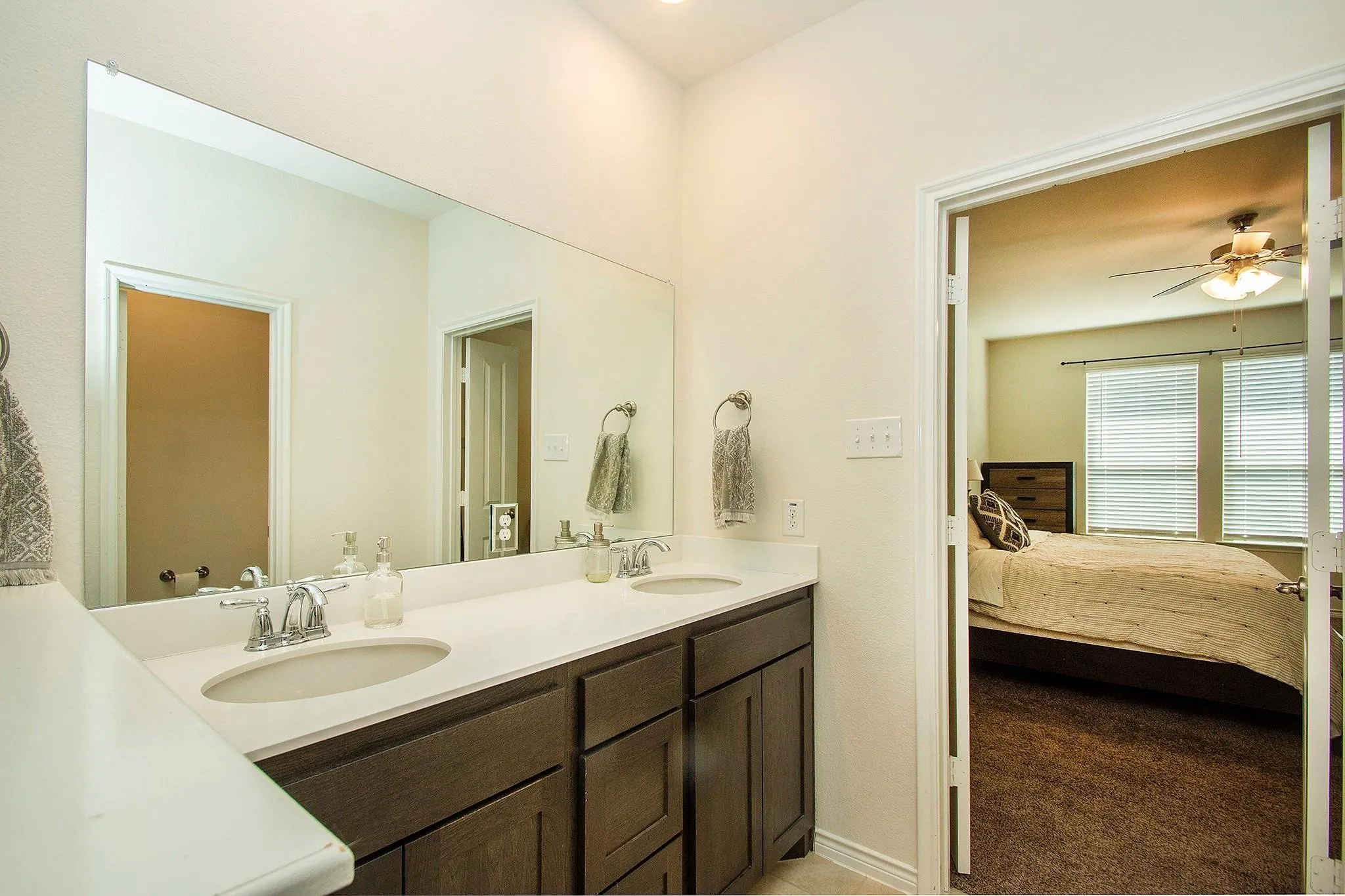 Single Family Residence For Rent in Collin County , 204 Cowboy Way, Anna, Texas 75409, 5 Bedroom, 4 Bathroom, 2 Garage spaces, 2,928 Sqft, built in 2019, mls#21373822, Real Estate Agent in Anna, Homes For Rent in Collin county, Homes For Rent in Anna, Realtor in Anna Texas, Real Estate Brokerage Independent Realty Texas, Luminita Cordes Realtor