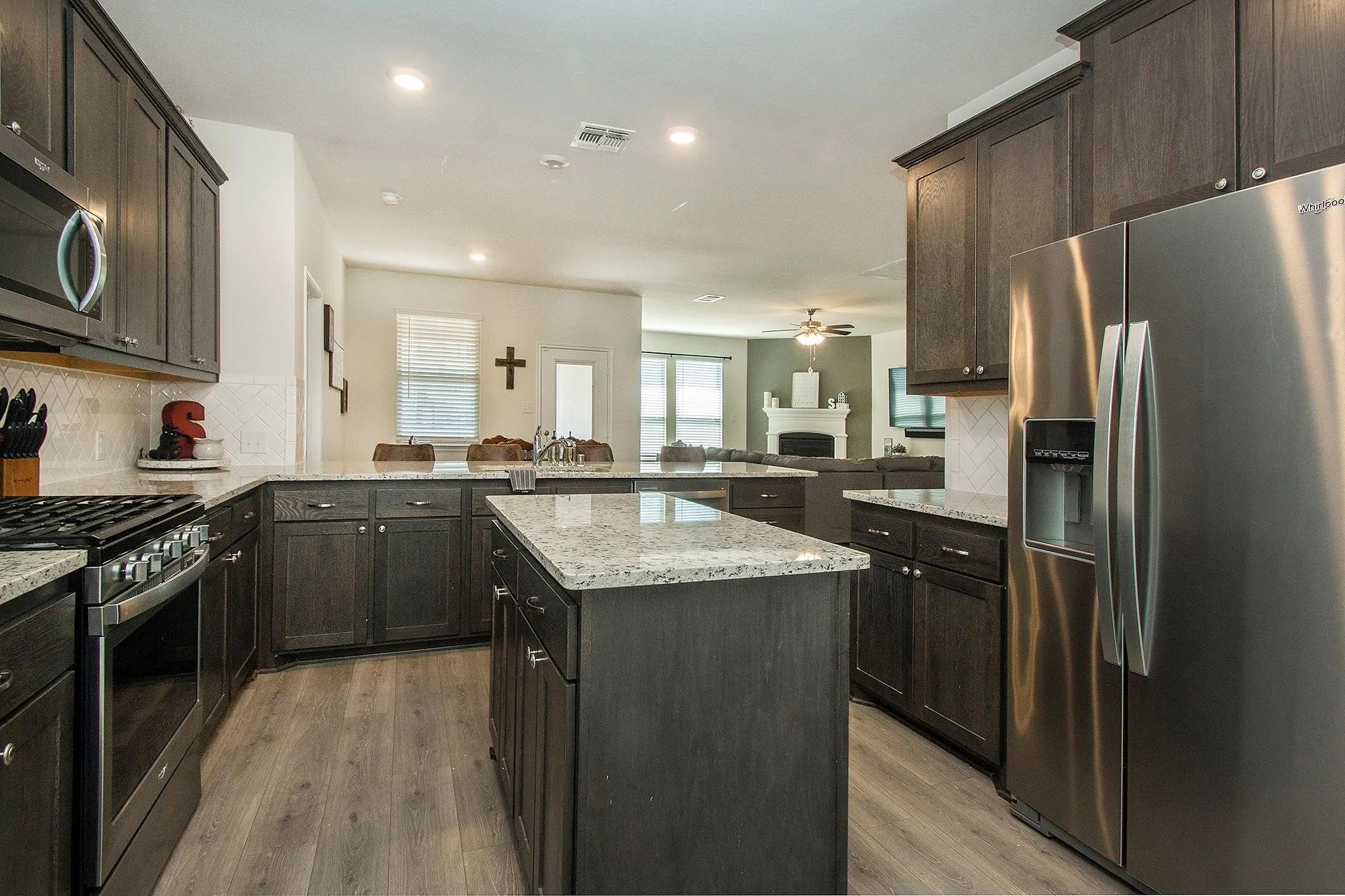 Single Family Residence For Rent in Collin County , 204 Cowboy Way, Anna, Texas 75409, 5 Bedroom, 4 Bathroom, 2 Garage spaces, 2,928 Sqft, built in 2019, mls#21373822, Real Estate Agent in Anna, Homes For Rent in Collin county, Homes For Rent in Anna, Realtor in Anna Texas, Real Estate Brokerage Independent Realty Texas, Luminita Cordes Realtor