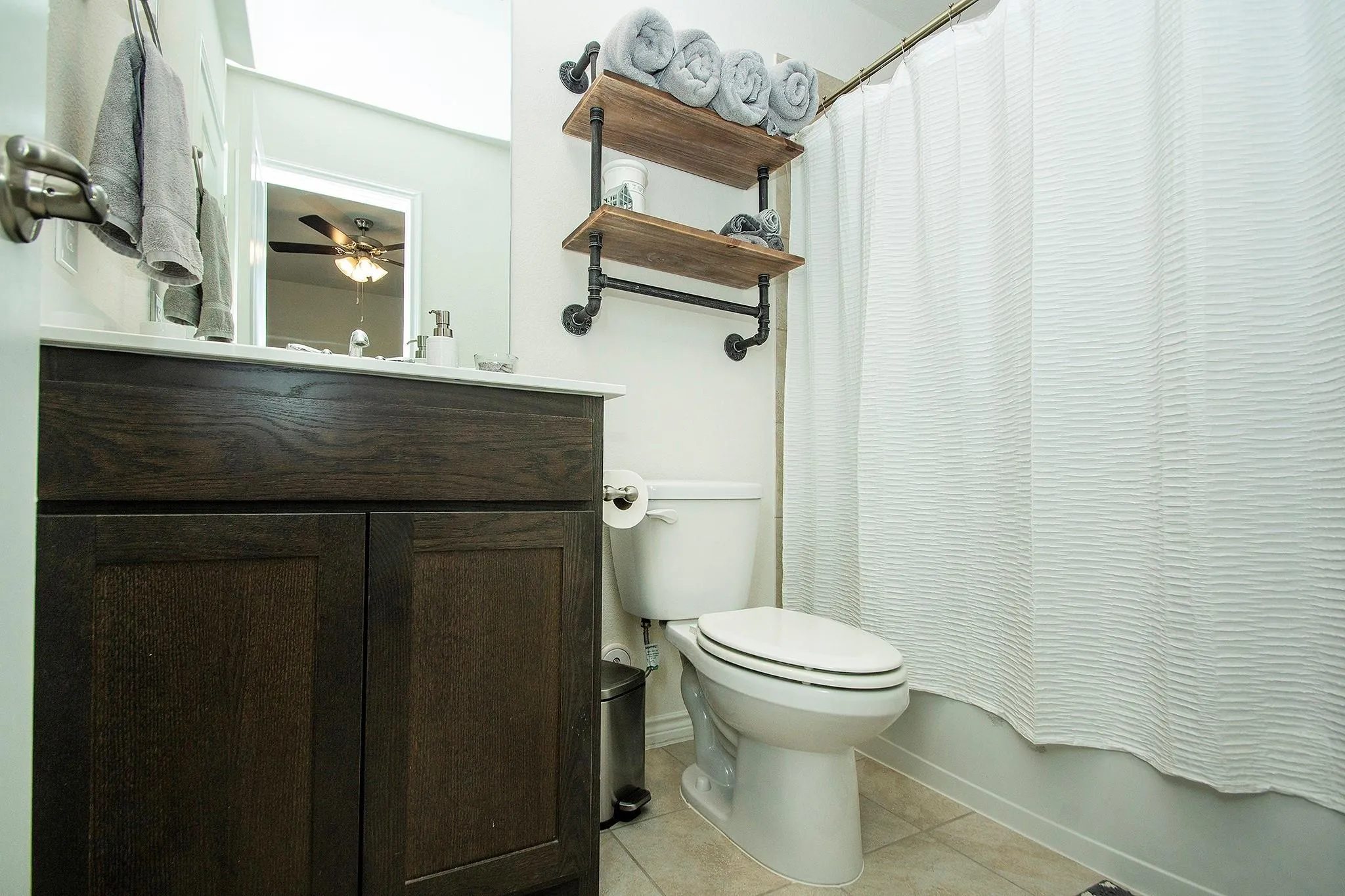 Single Family Residence For Rent in Collin County , 204 Cowboy Way, Anna, Texas 75409, 5 Bedroom, 4 Bathroom, 2 Garage spaces, 2,928 Sqft, built in 2019, mls#21373822, Real Estate Agent in Anna, Homes For Rent in Collin county, Homes For Rent in Anna, Realtor in Anna Texas, Real Estate Brokerage Independent Realty Texas, Luminita Cordes Realtor