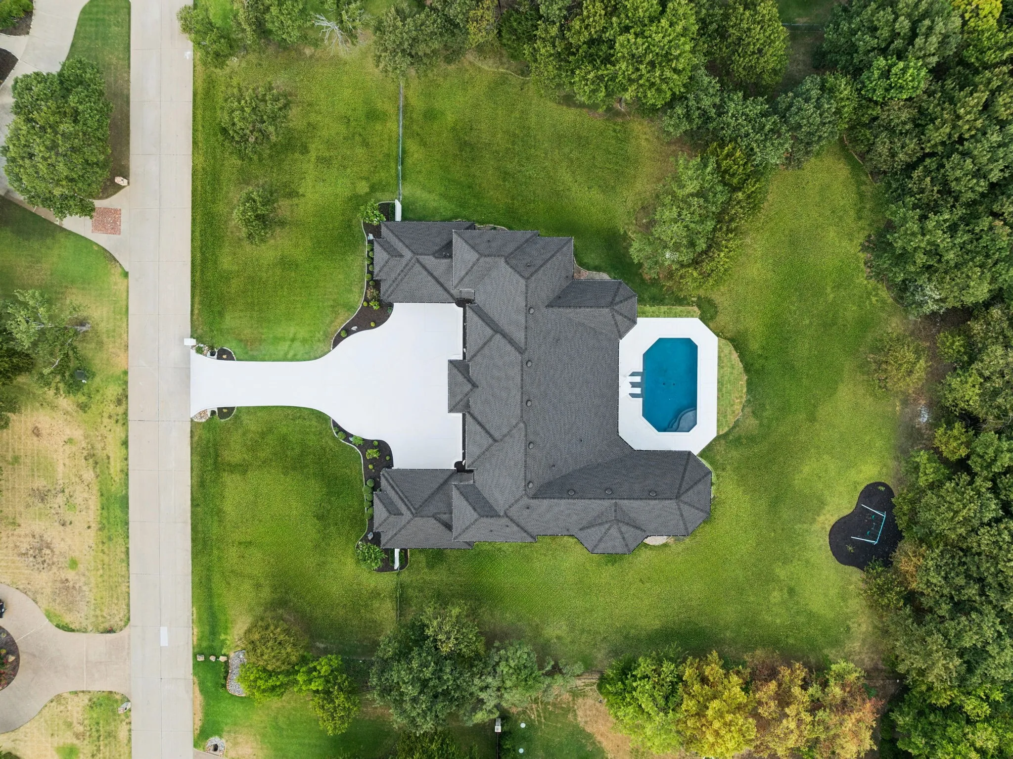 Single Family Residence For Sale in Denton County , 5704 Lighthouse Drive, Flower Mound, Texas 75022, 6 Bedroom, 6 Bathroom, 4 Garage spaces, 7,551 Sqft, built in 2005, mls#21372577, Real Estate Agent in Flower Mound, Homes For Sale in Denton county, Homes For Sale in Flower Mound, Realtor in Flower Mound Texas, Real Estate Brokerage Independent Realty Texas, Luminita Cordes Realtor