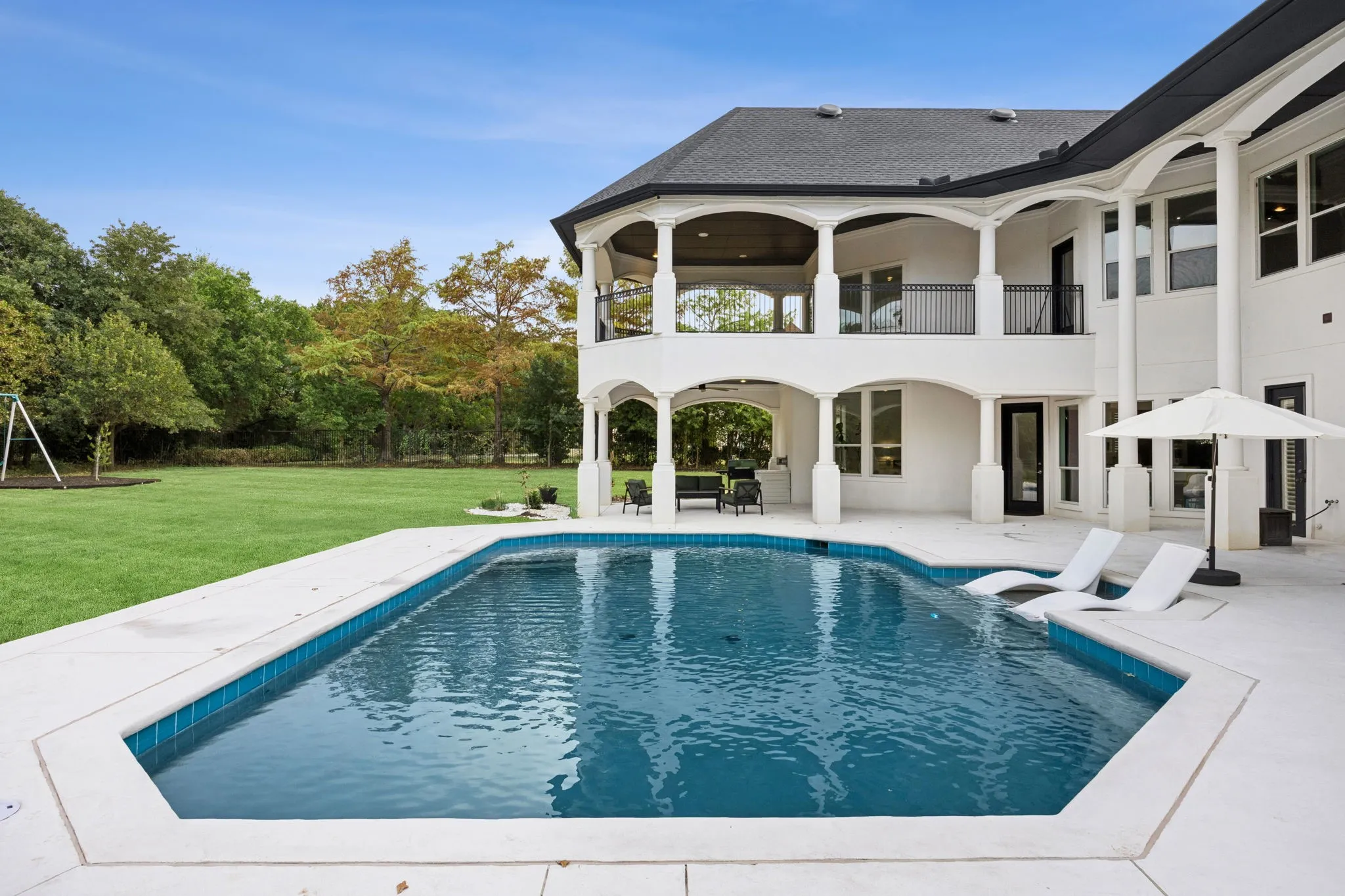 Single Family Residence For Sale in Denton County , 5704 Lighthouse Drive, Flower Mound, Texas 75022, 6 Bedroom, 6 Bathroom, 4 Garage spaces, 7,551 Sqft, built in 2005, mls#21372577, Real Estate Agent in Flower Mound, Homes For Sale in Denton county, Homes For Sale in Flower Mound, Realtor in Flower Mound Texas, Real Estate Brokerage Independent Realty Texas, Luminita Cordes Realtor