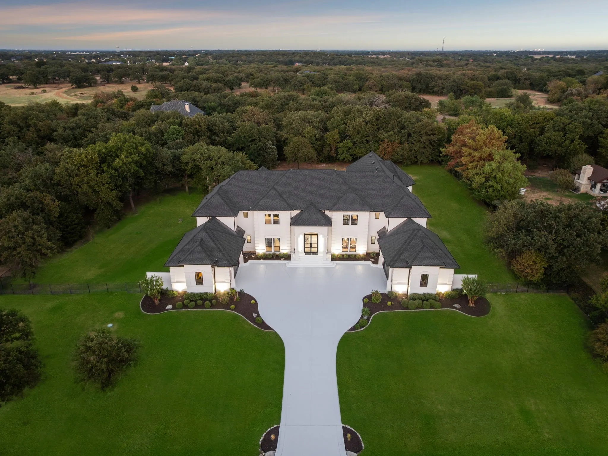 Single Family Residence For Sale in Denton County , 5704 Lighthouse Drive, Flower Mound, Texas 75022, 6 Bedroom, 6 Bathroom, 4 Garage spaces, 7,551 Sqft, built in 2005, mls#21372577, Real Estate Agent in Flower Mound, Homes For Sale in Denton county, Homes For Sale in Flower Mound, Realtor in Flower Mound Texas, Real Estate Brokerage Independent Realty Texas, Luminita Cordes Realtor
