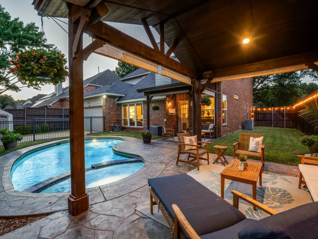 Single Family Residence For Sale in Collin County , 4308 Echo Bluff Drive, Plano, Texas 75024, 4 Bedroom, 4 Bathroom, 2 Garage spaces, 3,057 Sqft, built in 1992, mls#21373614, Real Estate Agent in Plano, Homes For Sale in Collin county, Homes For Sale in Plano, Realtor in Plano Texas, Real Estate Brokerage Independent Realty Texas, Luminita Cordes Realtor