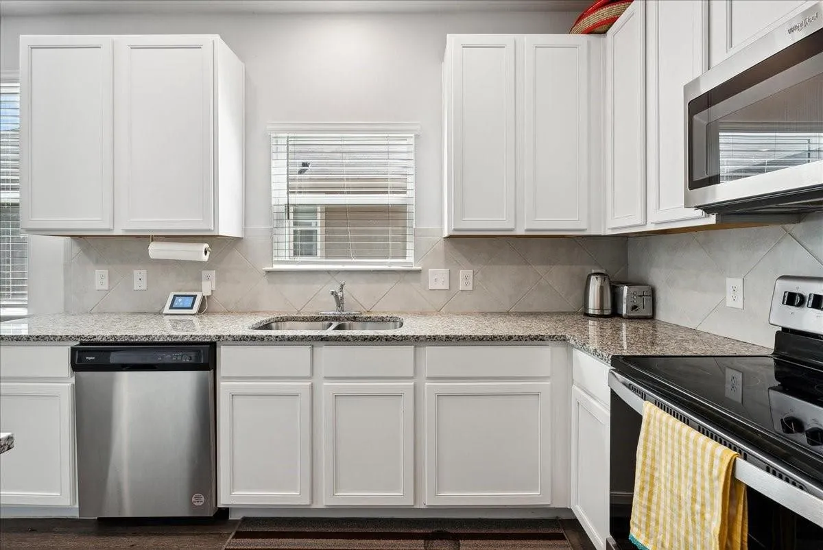 Single Family Residence For Rent in Tarrant County , 8357 Horned Maple Trail, Fort Worth, Texas 76123, 4 Bedroom, 3 Bathroom, 2 Garage spaces, 2,245 Sqft, built in 2021, mls#21373830, Real Estate Agent in Fort Worth, Homes For Rent in Tarrant county, Homes For Rent in Fort Worth, Realtor in Fort Worth Texas, Real Estate Brokerage Independent Realty Texas, Luminita Cordes Realtor