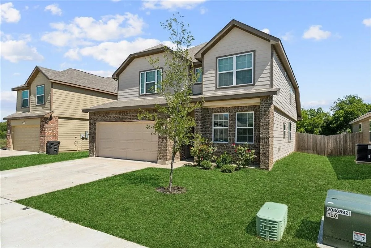 Single Family Residence For Rent in Tarrant County , 8357 Horned Maple Trail, Fort Worth, Texas 76123, 4 Bedroom, 3 Bathroom, 2 Garage spaces, 2,245 Sqft, built in 2021, mls#21373830, Real Estate Agent in Fort Worth, Homes For Rent in Tarrant county, Homes For Rent in Fort Worth, Realtor in Fort Worth Texas, Real Estate Brokerage Independent Realty Texas, Luminita Cordes Realtor