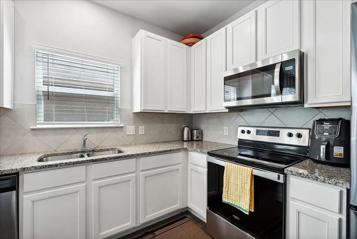 Single Family Residence For Rent in Tarrant County , 8357 Horned Maple Trail, Fort Worth, Texas 76123, 4 Bedroom, 3 Bathroom, 2 Garage spaces, 2,245 Sqft, built in 2021, mls#21373830, Real Estate Agent in Fort Worth, Homes For Rent in Tarrant county, Homes For Rent in Fort Worth, Realtor in Fort Worth Texas, Real Estate Brokerage Independent Realty Texas, Luminita Cordes Realtor