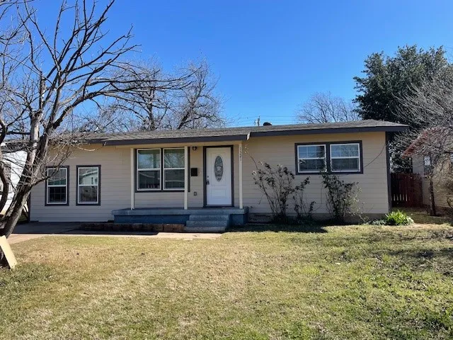Single Family Residence For Rent in Taylor County , 1321 S Crockett Drive, Abilene, Texas 79605, 3 Bedroom, 1 Bathroom, Garage spaces, 1,008 Sqft, built in 1954, mls#21373914, Real Estate Agent in Abilene, Homes For Rent in Taylor county, Homes For Rent in Abilene, Realtor in Abilene Texas, Real Estate Brokerage Independent Realty Texas, Luminita Cordes Realtor