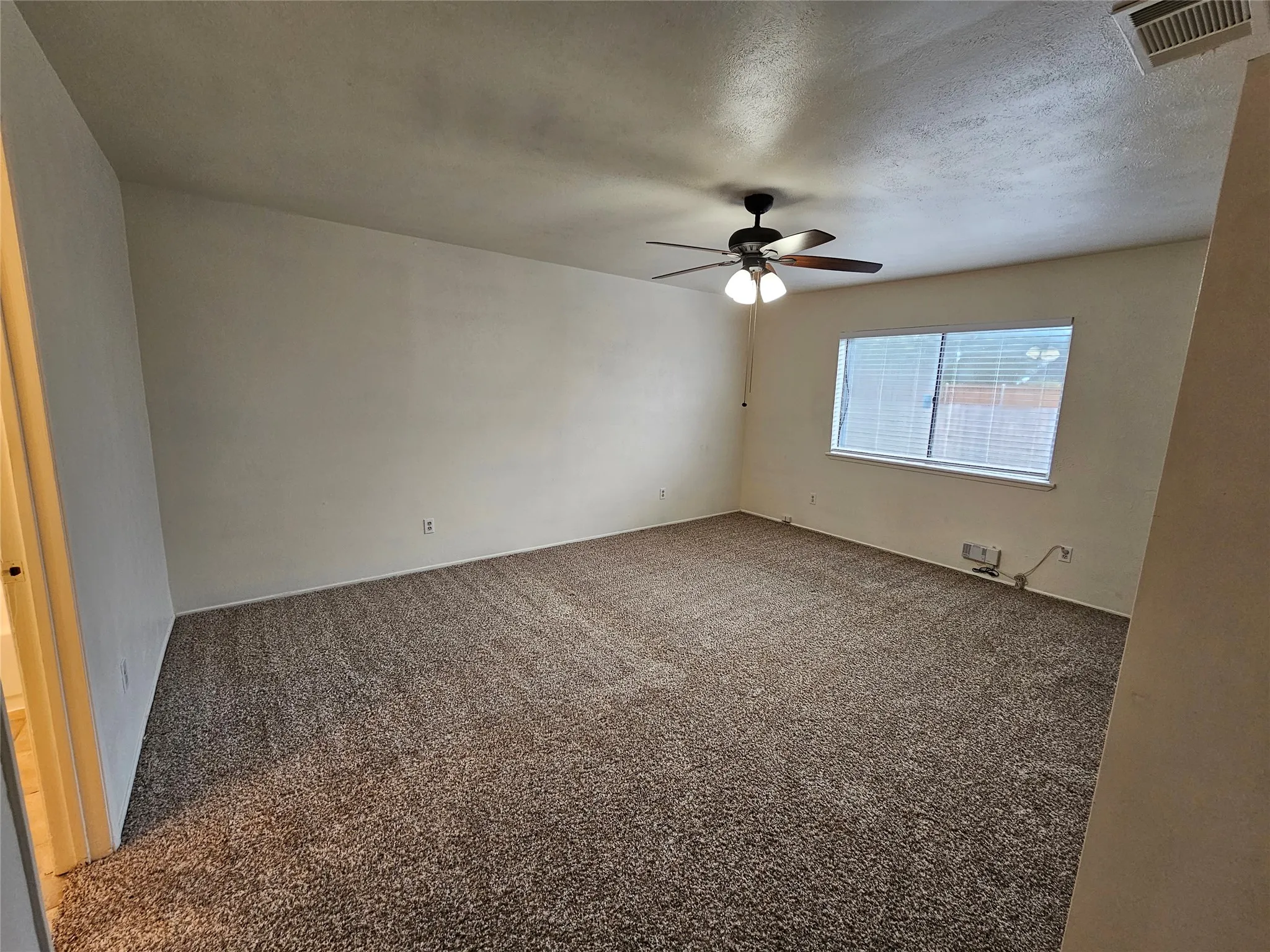 Single Family Residence For Rent in Collin County , 1636 Cumberland Trail, Plano, Texas 75023, 3 Bedroom, 2 Bathroom, 2 Garage spaces, 1,460 Sqft, built in 1978, mls#21373925, Real Estate Agent in Plano, Homes For Rent in Collin county, Homes For Rent in Plano, Realtor in Plano Texas, Real Estate Brokerage Independent Realty Texas, Luminita Cordes Realtor