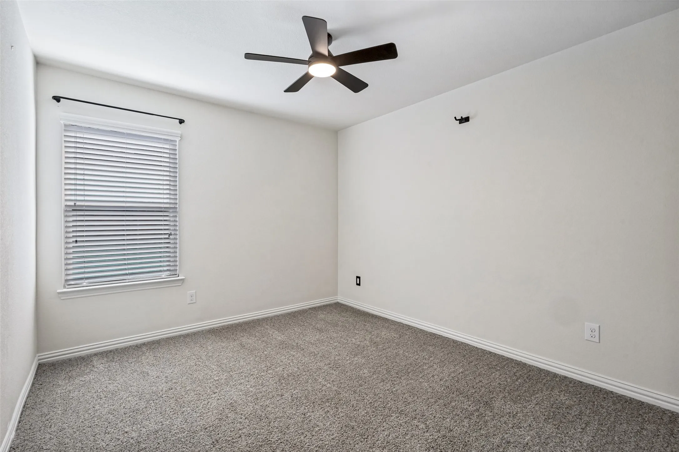 Single Family Residence For Rent in Collin County , 921 Evergreen Street, Princeton, Texas 75407, 4 Bedroom, 2 Bathroom, 2 Garage spaces, 1,999 Sqft, built in 2018, mls#21373899, Real Estate Agent in Princeton, Homes For Rent in Collin county, Homes For Rent in Princeton, Realtor in Princeton Texas, Real Estate Brokerage Independent Realty Texas, Luminita Cordes Realtor