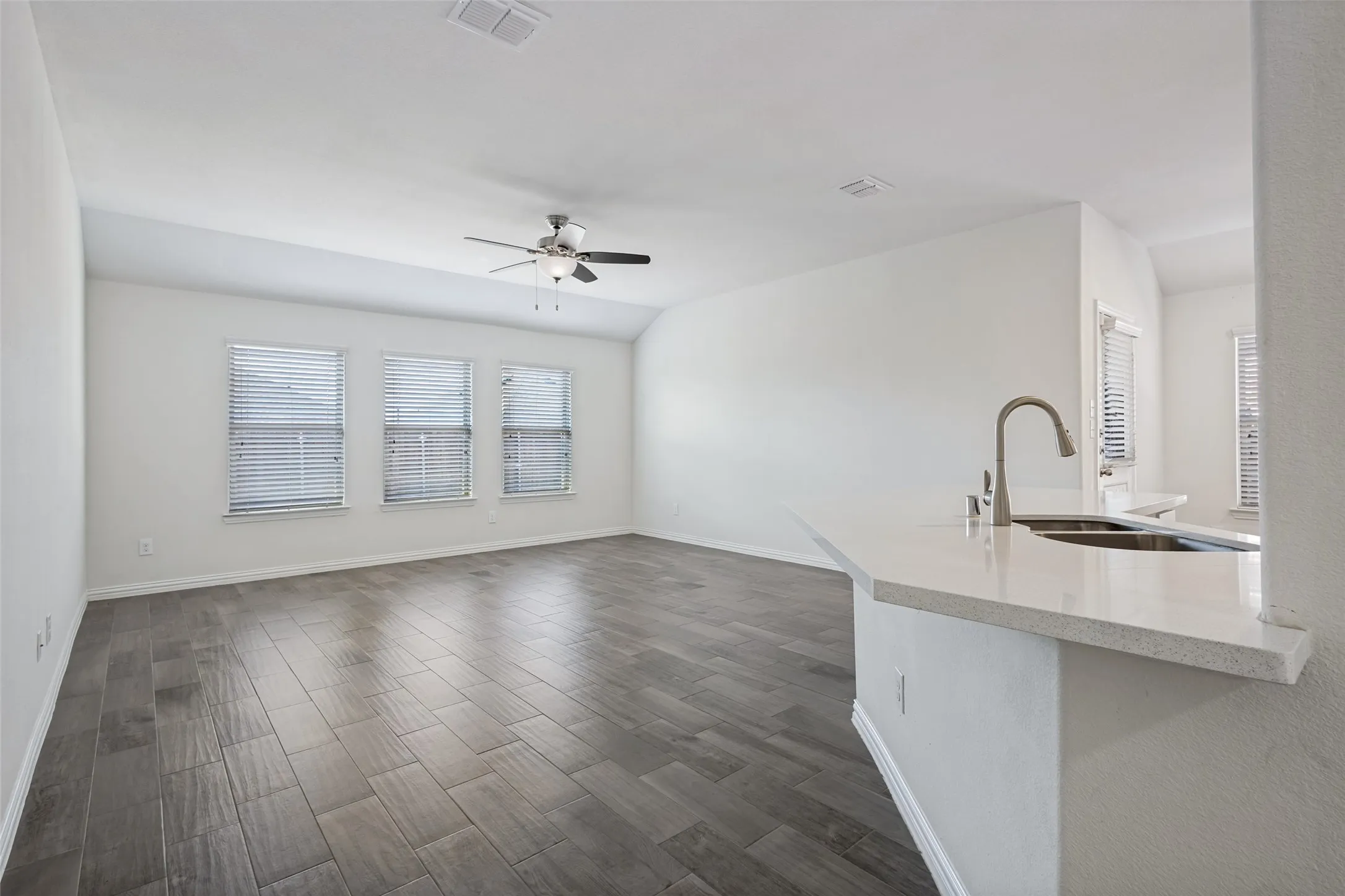 Single Family Residence For Rent in Collin County , 921 Evergreen Street, Princeton, Texas 75407, 4 Bedroom, 2 Bathroom, 2 Garage spaces, 1,999 Sqft, built in 2018, mls#21373899, Real Estate Agent in Princeton, Homes For Rent in Collin county, Homes For Rent in Princeton, Realtor in Princeton Texas, Real Estate Brokerage Independent Realty Texas, Luminita Cordes Realtor