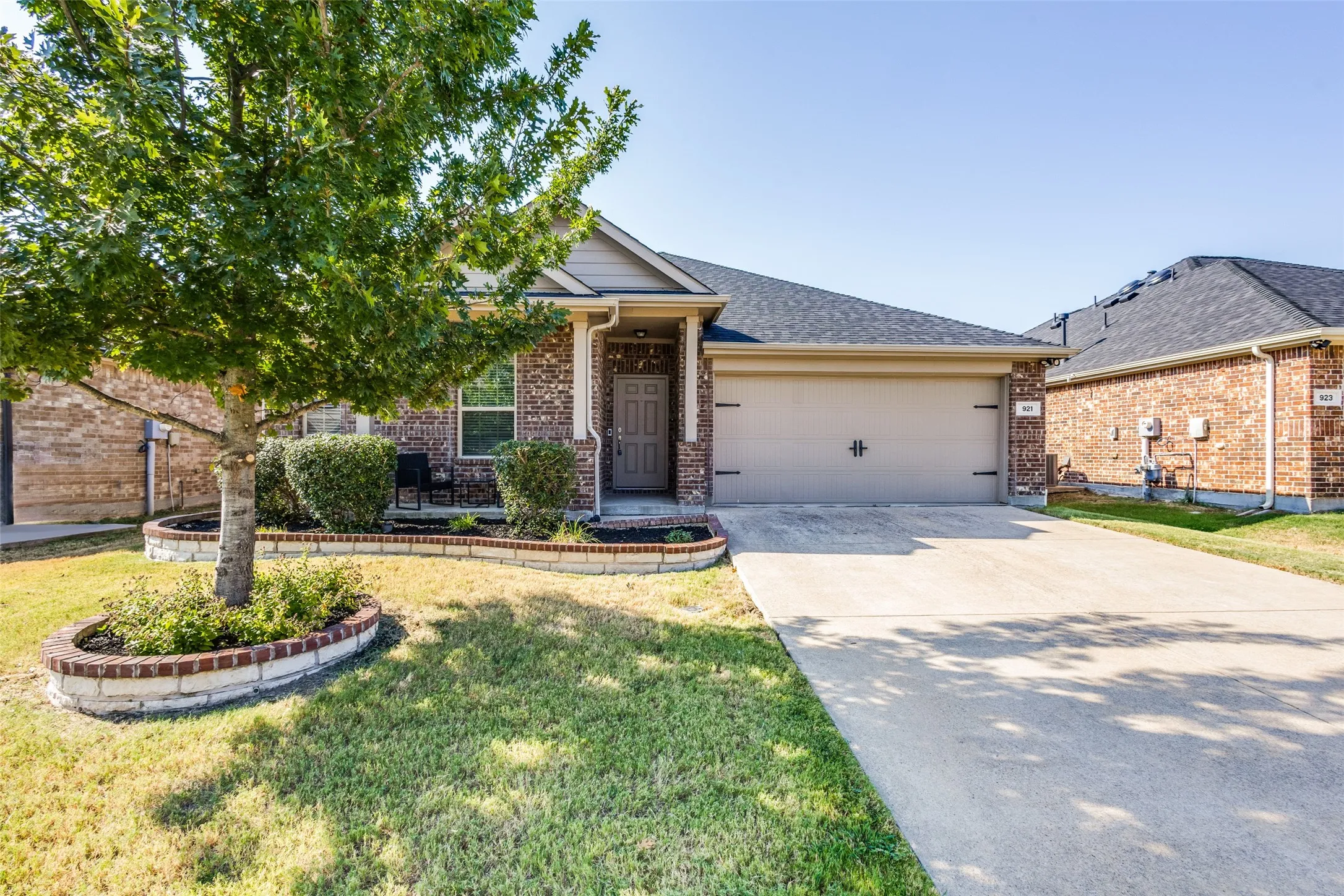 Single Family Residence For Rent in Collin County , 921 Evergreen Street, Princeton, Texas 75407, 4 Bedroom, 2 Bathroom, 2 Garage spaces, 1,999 Sqft, built in 2018, mls#21373899, Real Estate Agent in Princeton, Homes For Rent in Collin county, Homes For Rent in Princeton, Realtor in Princeton Texas, Real Estate Brokerage Independent Realty Texas, Luminita Cordes Realtor