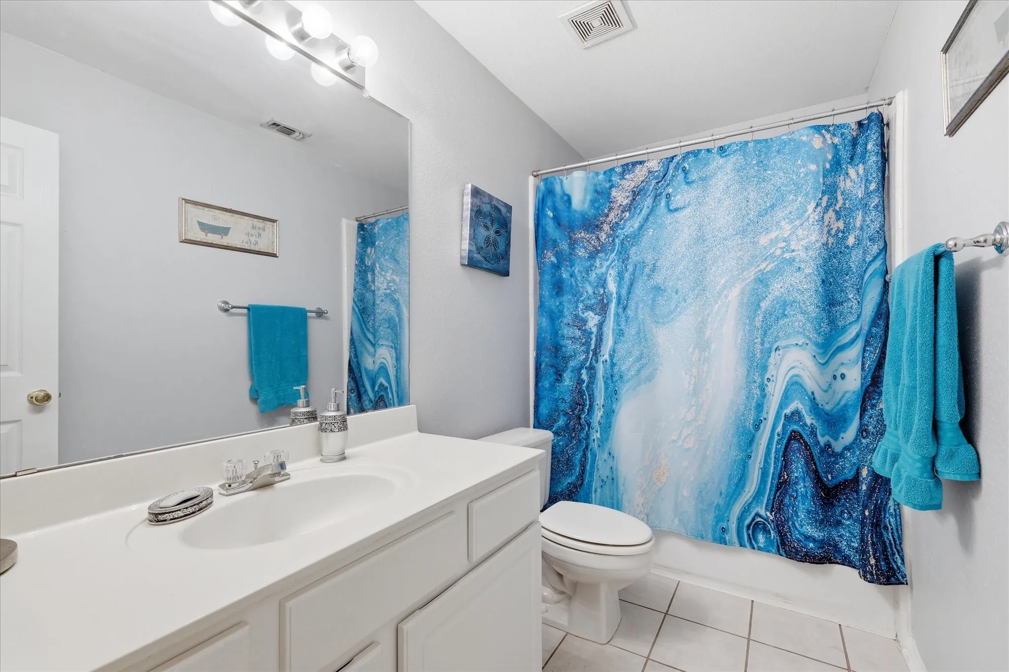 Second full bathroom upstairs