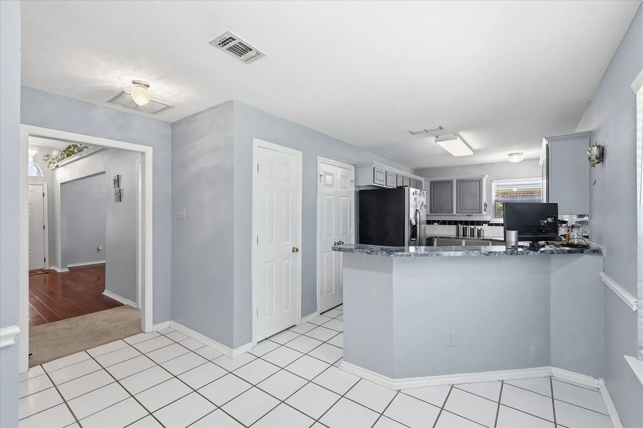 Single Family Residence For Sale in Tarrant County , 3133 Watercress Circle, Arlington, Texas 76012, 4 Bedroom, 3 Bathroom, 2 Garage spaces, 2,219 Sqft, built in 1994, mls#21373834, Real Estate Agent in Arlington, Homes For Sale in Tarrant county, Homes For Sale in Arlington, Realtor in Arlington Texas, Real Estate Brokerage Independent Realty Texas, Luminita Cordes Realtor