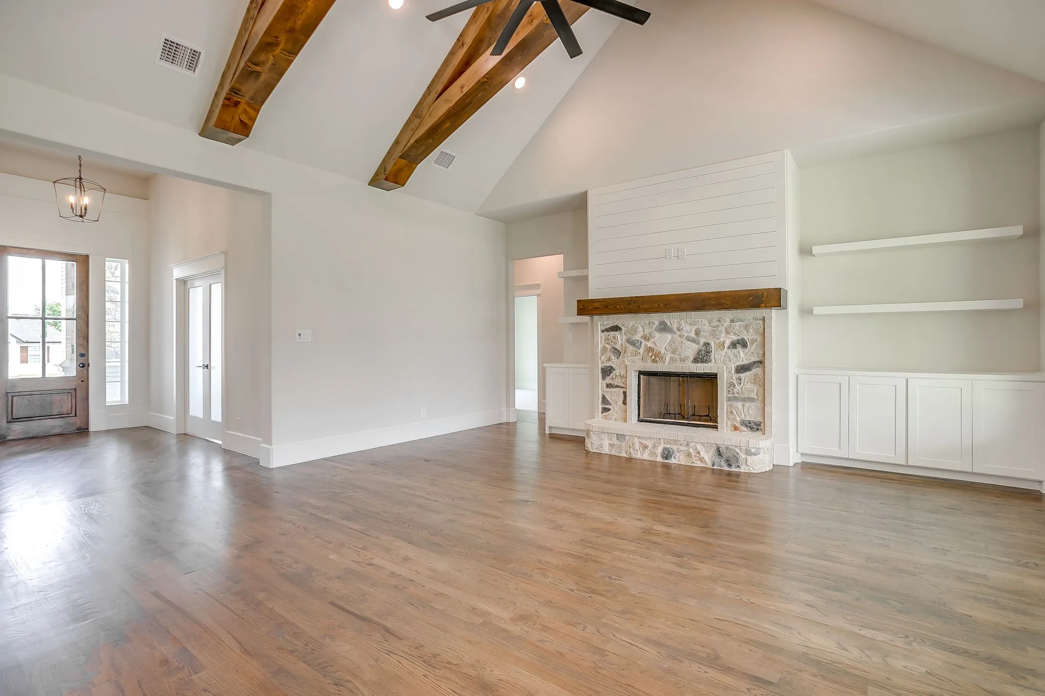 Single Family Residence For Sale in Parker County , 1001 Magnolia Court, Springtown, Texas 76082, 3 Bedroom, 3 Bathroom, 3 Garage spaces, 2,588 Sqft, built in 2025, mls#21373867, Real Estate Agent in Springtown, Homes For Sale in Parker county, Homes For Sale in Springtown, Realtor in Springtown Texas, Real Estate Brokerage Independent Realty Texas, Luminita Cordes Realtor