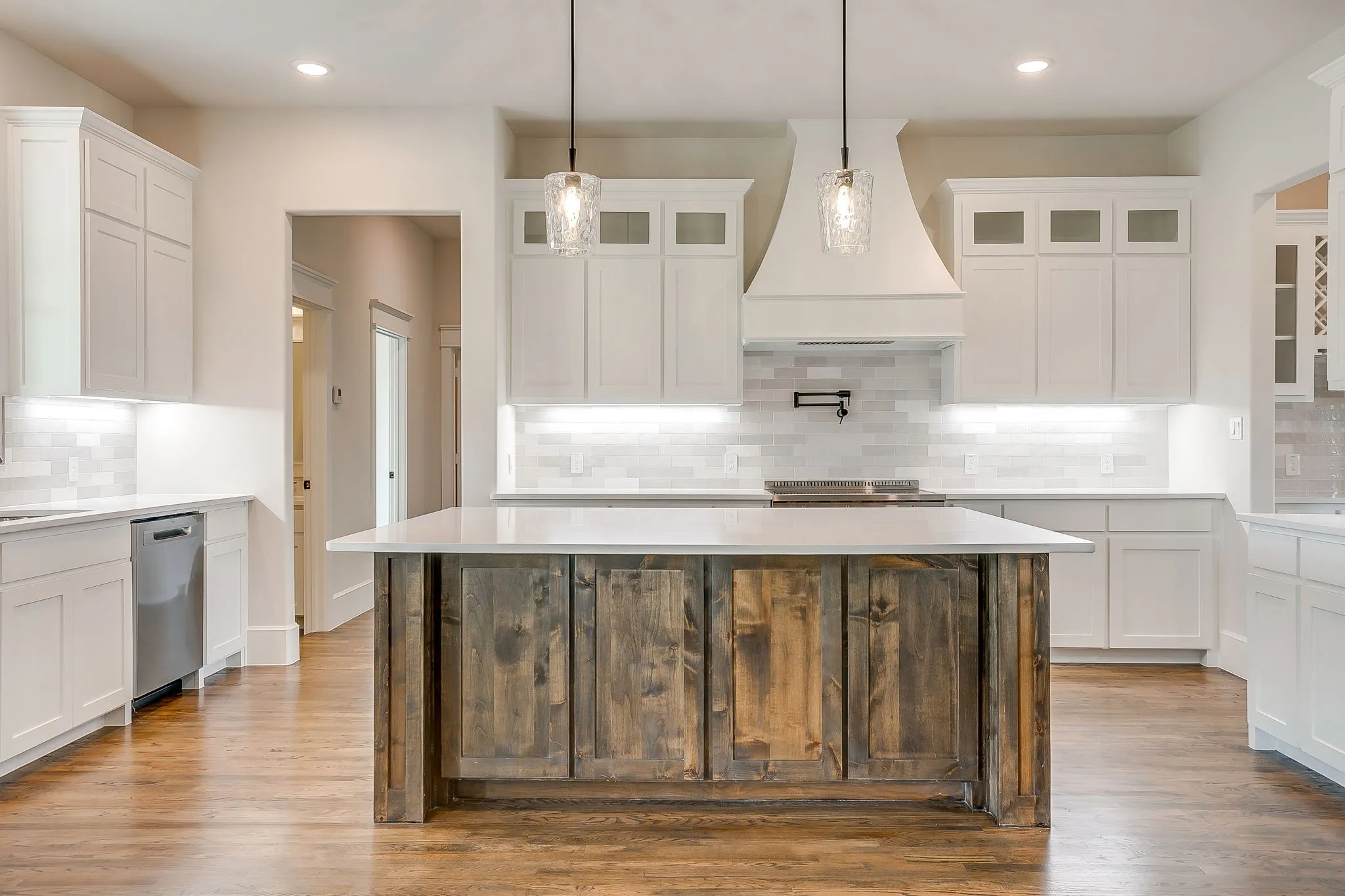 Single Family Residence For Sale in Parker County , 1001 Magnolia Court, Springtown, Texas 76082, 3 Bedroom, 3 Bathroom, 3 Garage spaces, 2,588 Sqft, built in 2025, mls#21373867, Real Estate Agent in Springtown, Homes For Sale in Parker county, Homes For Sale in Springtown, Realtor in Springtown Texas, Real Estate Brokerage Independent Realty Texas, Luminita Cordes Realtor