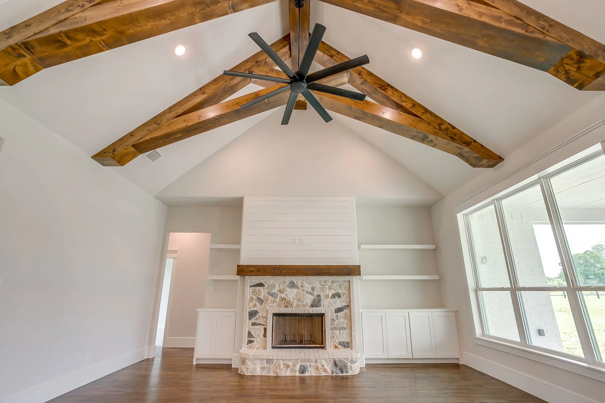 Single Family Residence For Sale in Parker County , 1001 Magnolia Court, Springtown, Texas 76082, 3 Bedroom, 3 Bathroom, 3 Garage spaces, 2,588 Sqft, built in 2025, mls#21373867, Real Estate Agent in Springtown, Homes For Sale in Parker county, Homes For Sale in Springtown, Realtor in Springtown Texas, Real Estate Brokerage Independent Realty Texas, Luminita Cordes Realtor