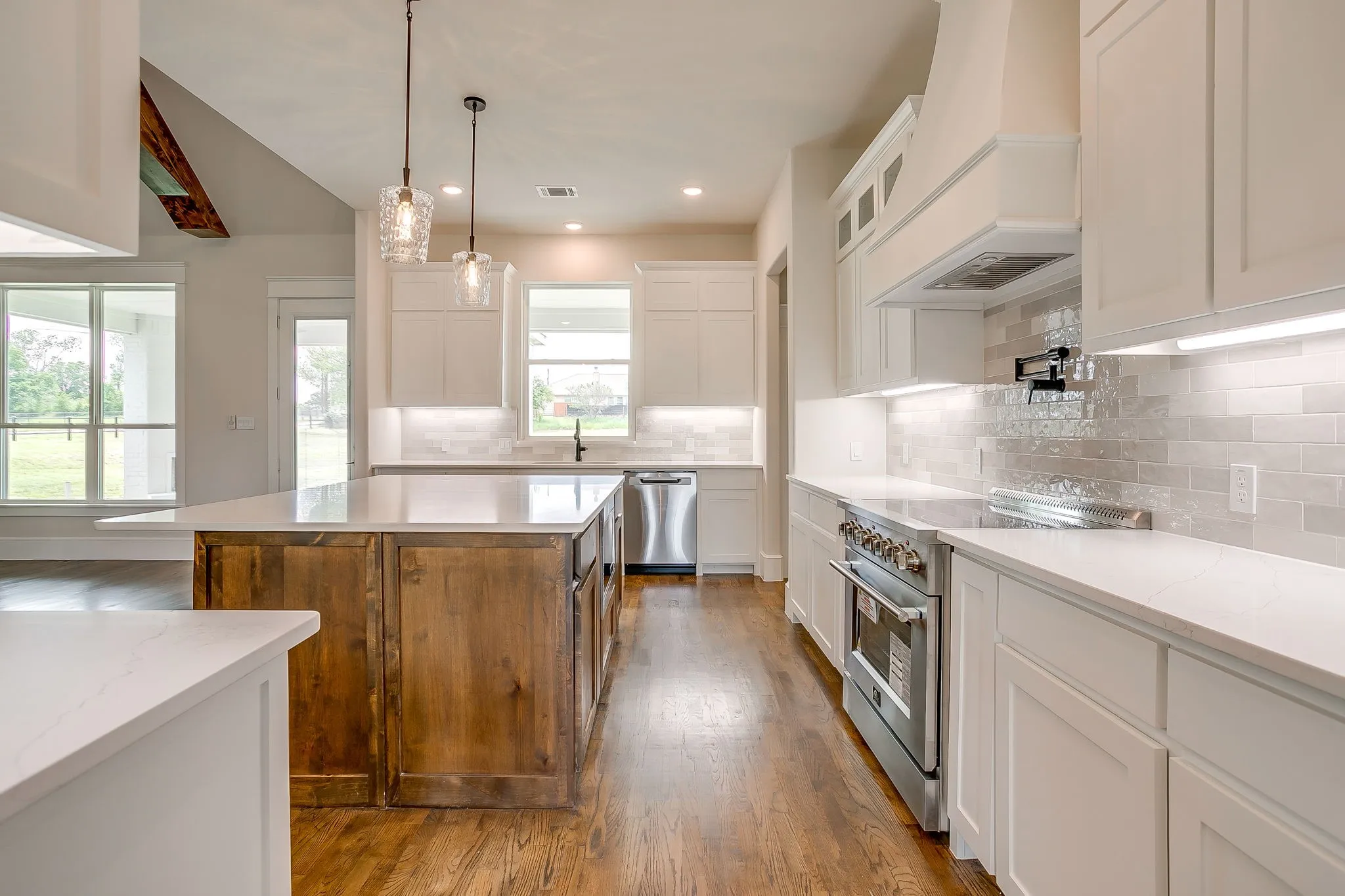 Single Family Residence For Sale in Parker County , 1001 Magnolia Court, Springtown, Texas 76082, 3 Bedroom, 3 Bathroom, 3 Garage spaces, 2,588 Sqft, built in 2025, mls#21373867, Real Estate Agent in Springtown, Homes For Sale in Parker county, Homes For Sale in Springtown, Realtor in Springtown Texas, Real Estate Brokerage Independent Realty Texas, Luminita Cordes Realtor