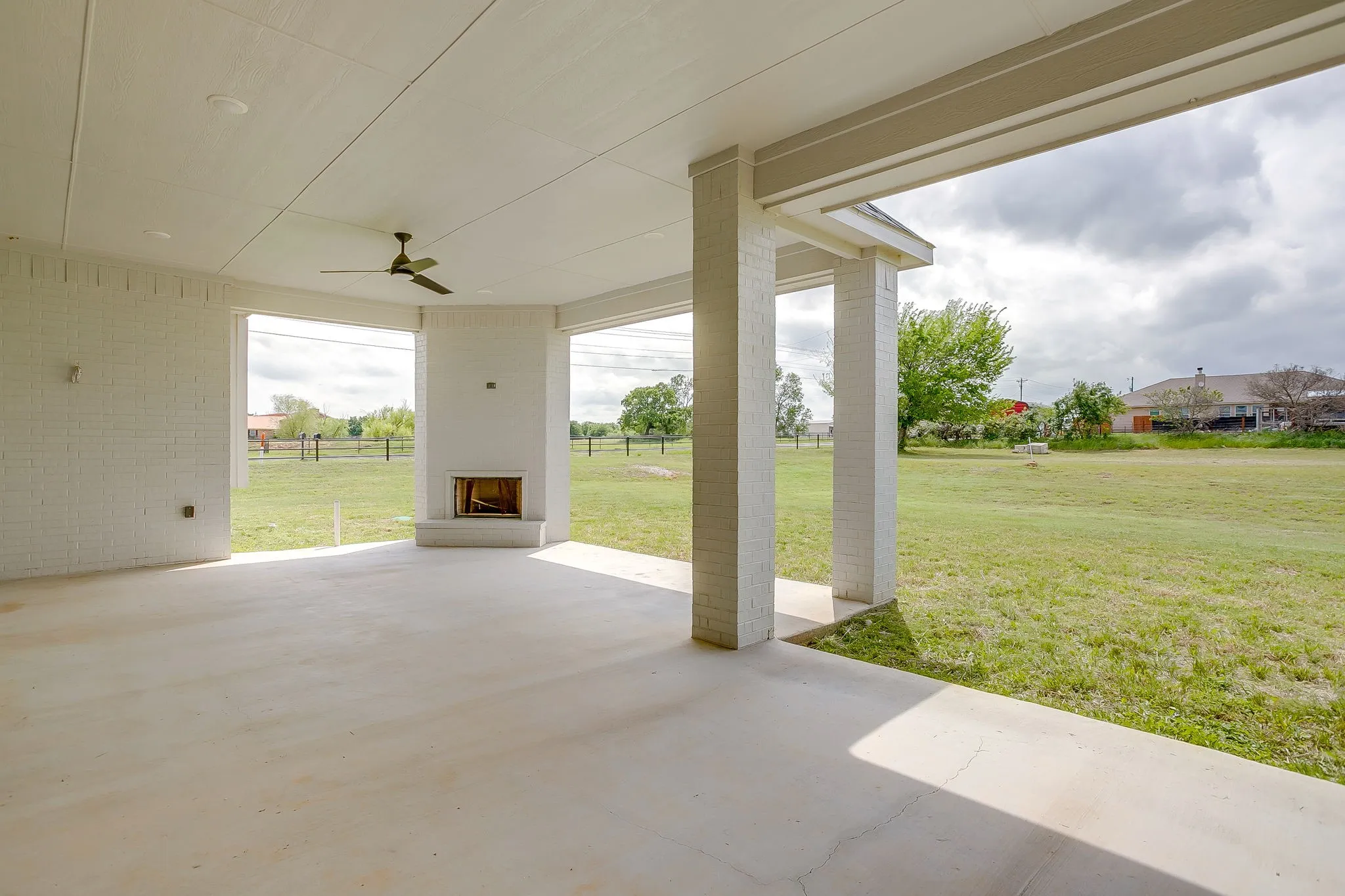 Single Family Residence For Sale in Parker County , 1001 Magnolia Court, Springtown, Texas 76082, 3 Bedroom, 3 Bathroom, 3 Garage spaces, 2,588 Sqft, built in 2025, mls#21373867, Real Estate Agent in Springtown, Homes For Sale in Parker county, Homes For Sale in Springtown, Realtor in Springtown Texas, Real Estate Brokerage Independent Realty Texas, Luminita Cordes Realtor