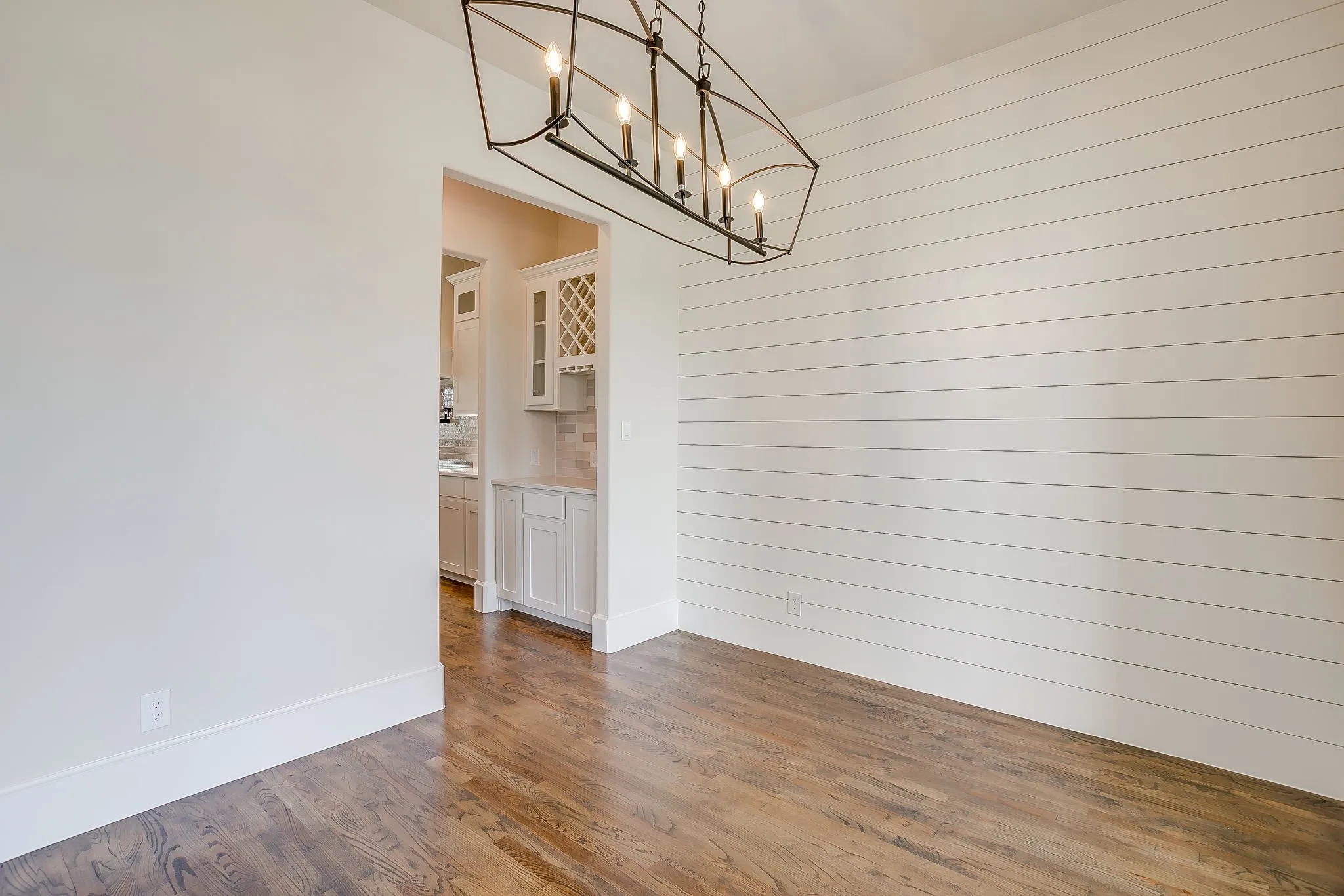 Single Family Residence For Sale in Parker County , 1001 Magnolia Court, Springtown, Texas 76082, 3 Bedroom, 3 Bathroom, 3 Garage spaces, 2,588 Sqft, built in 2025, mls#21373867, Real Estate Agent in Springtown, Homes For Sale in Parker county, Homes For Sale in Springtown, Realtor in Springtown Texas, Real Estate Brokerage Independent Realty Texas, Luminita Cordes Realtor